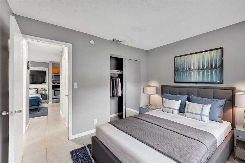 VILLAGE PARK AT OAKLAND C - Residential Lease