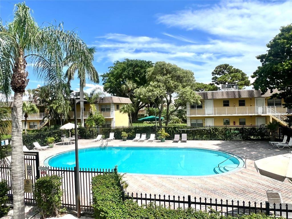 VILLAGE PARK AT OAKLAND C - Residential Lease