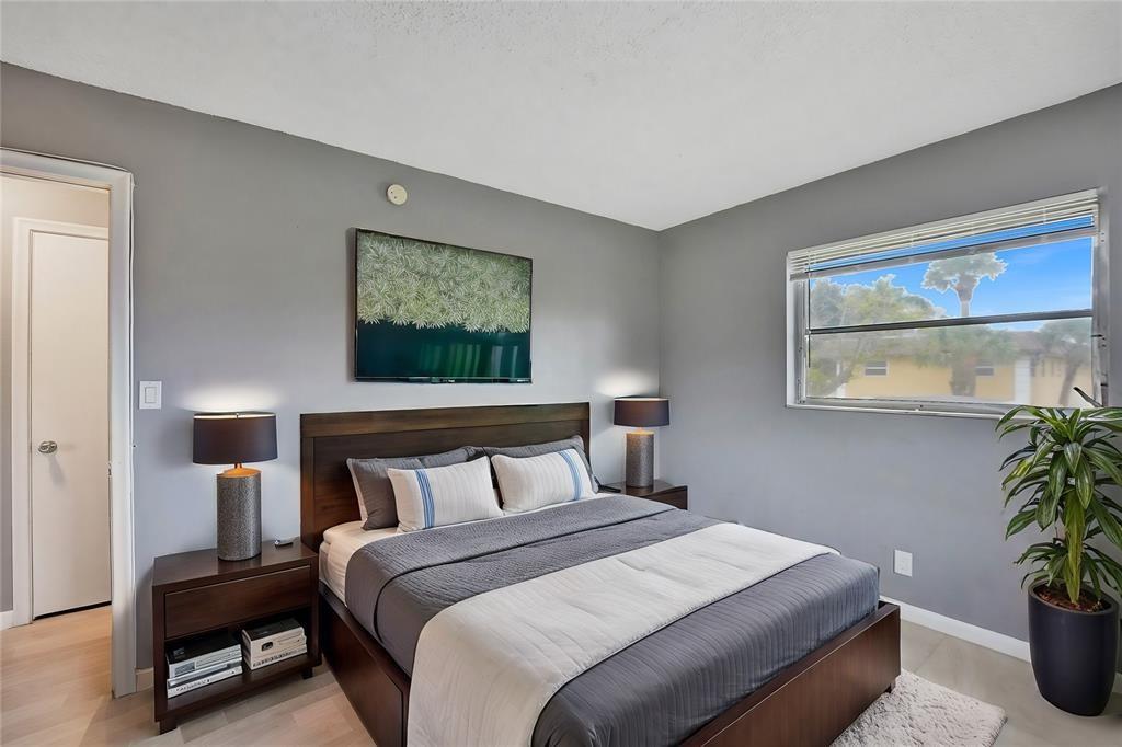 VILLAGE PARK AT OAKLAND C - Residential Lease