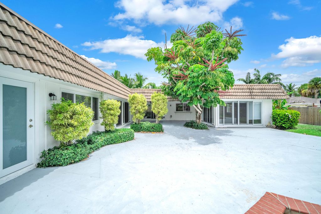 Photo of 1424 SW 13th Drive #1424, Boca Raton, FL 33486 (MLS # R11159381)