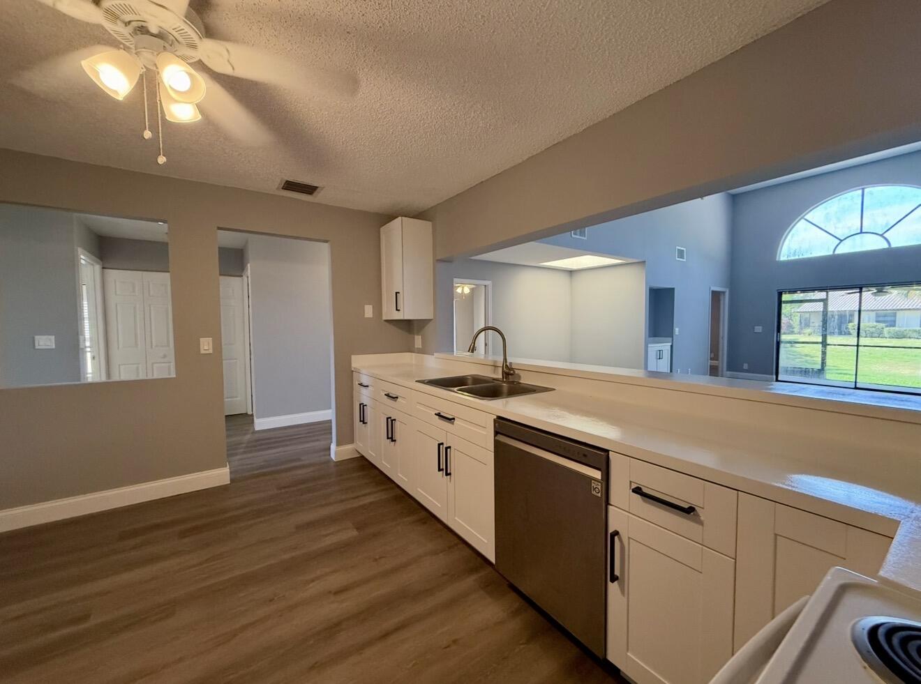WINDWOOD UNIT I - Residential Lease