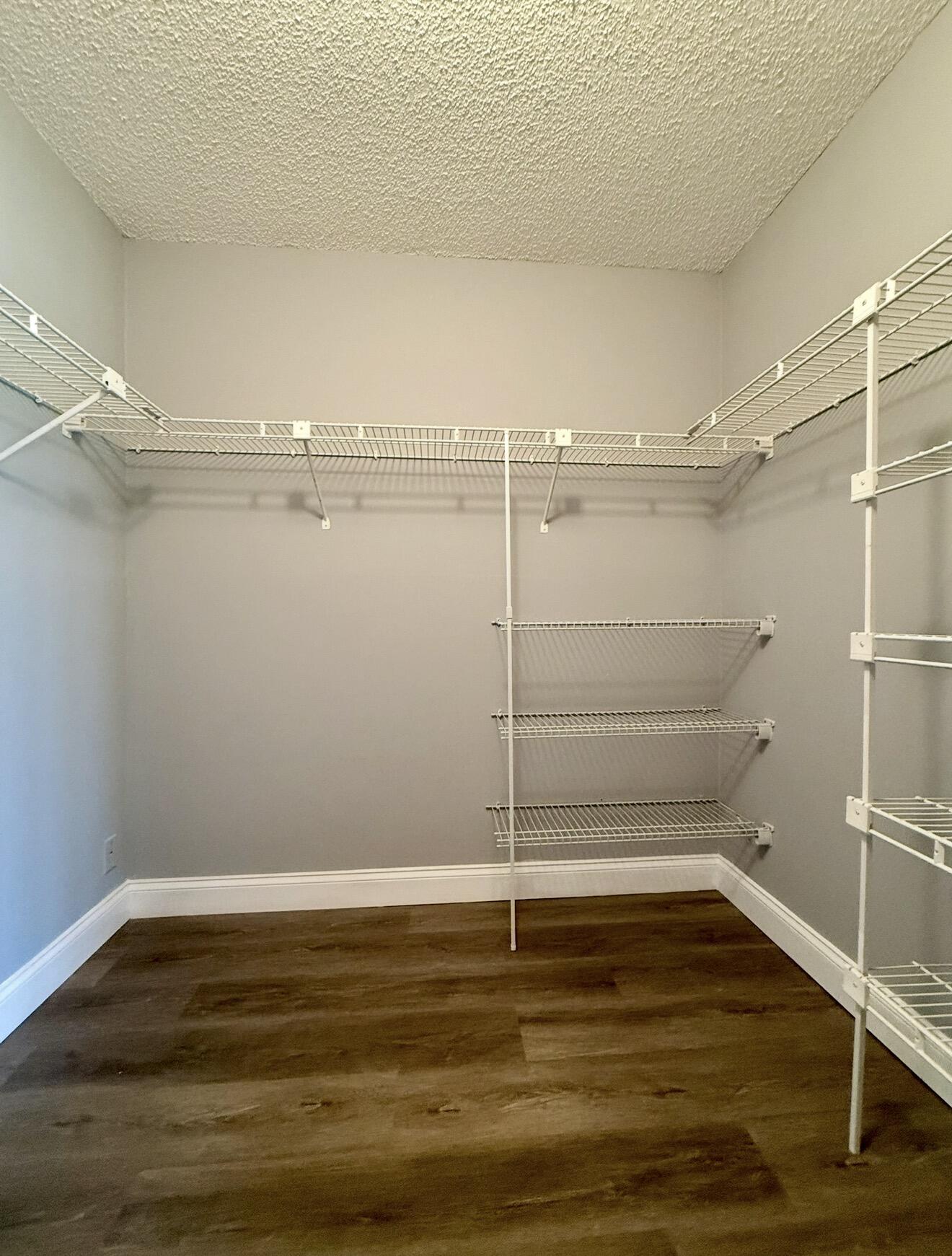 WINDWOOD UNIT I - Residential Lease