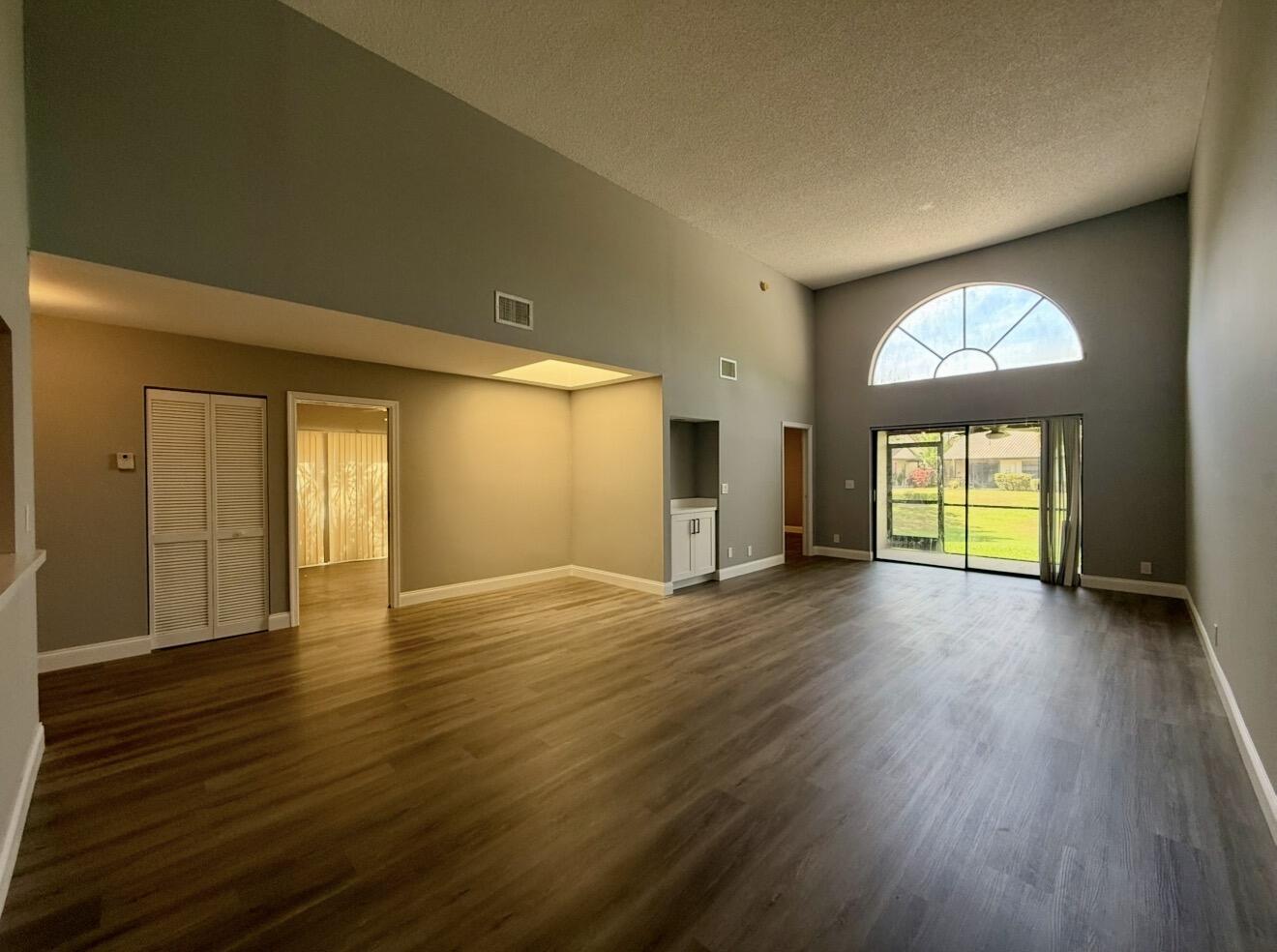 WINDWOOD UNIT I - Residential Lease