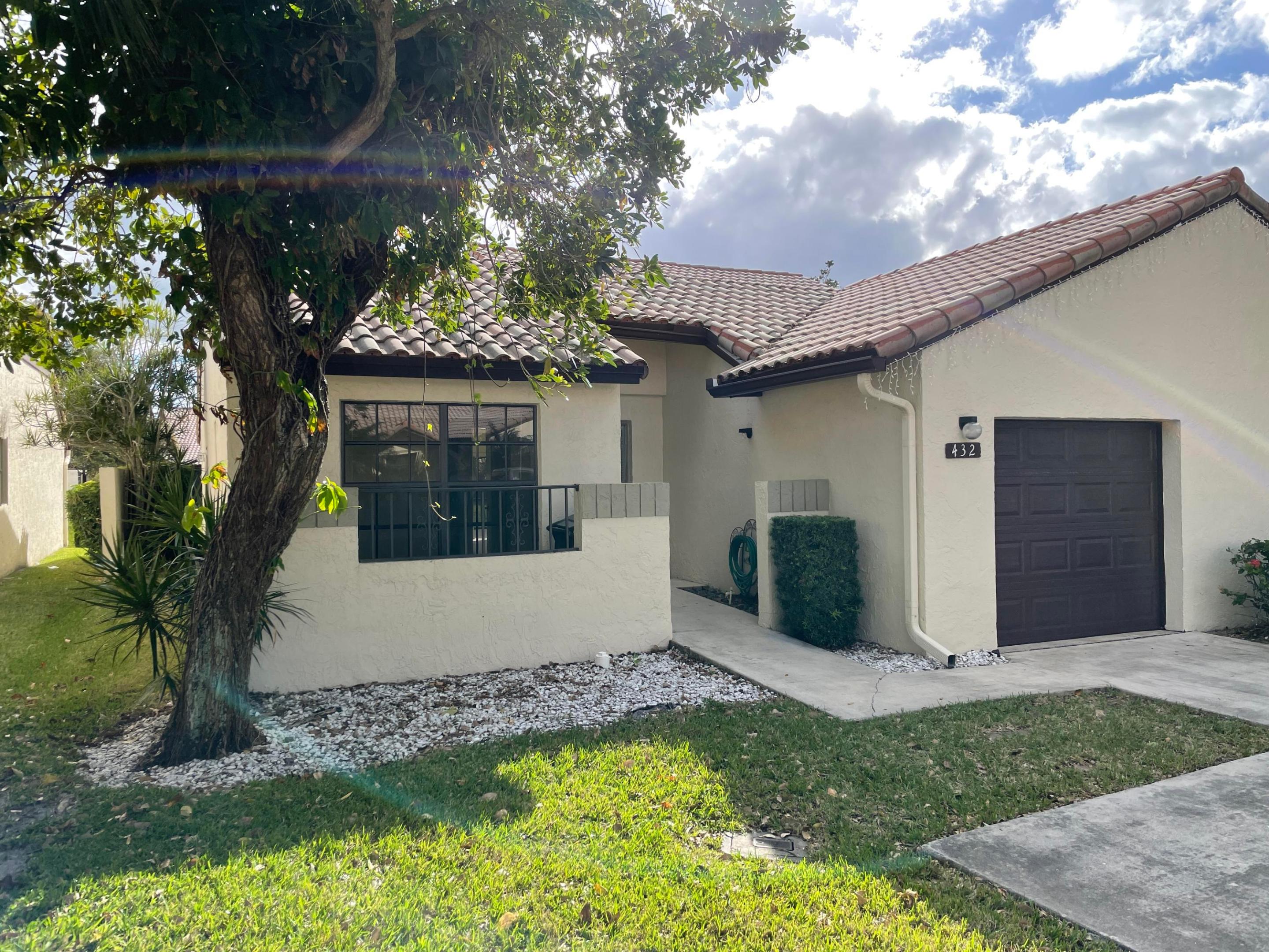 WINDWOOD UNIT I - Residential Lease