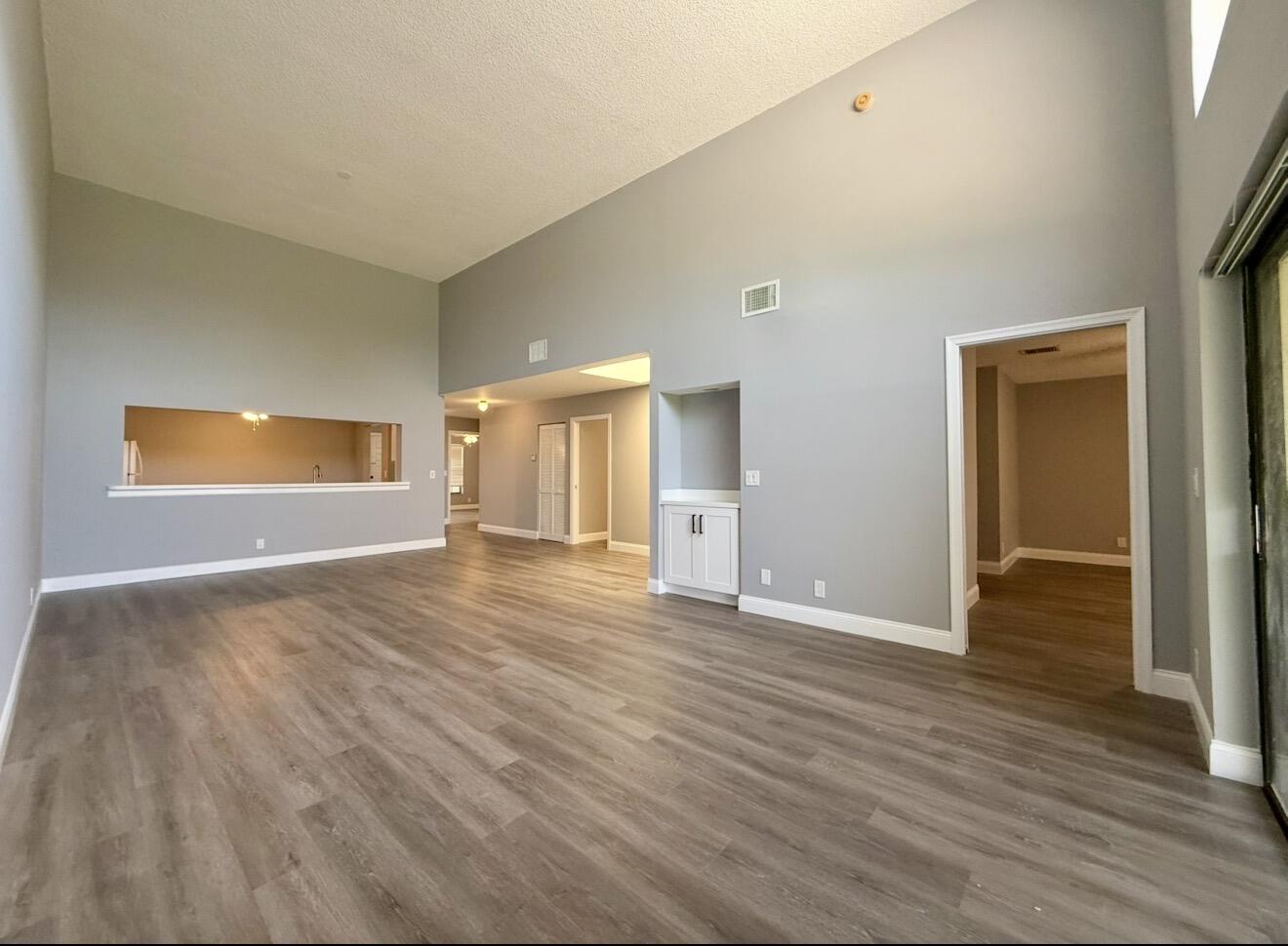 WINDWOOD UNIT I - Residential Lease