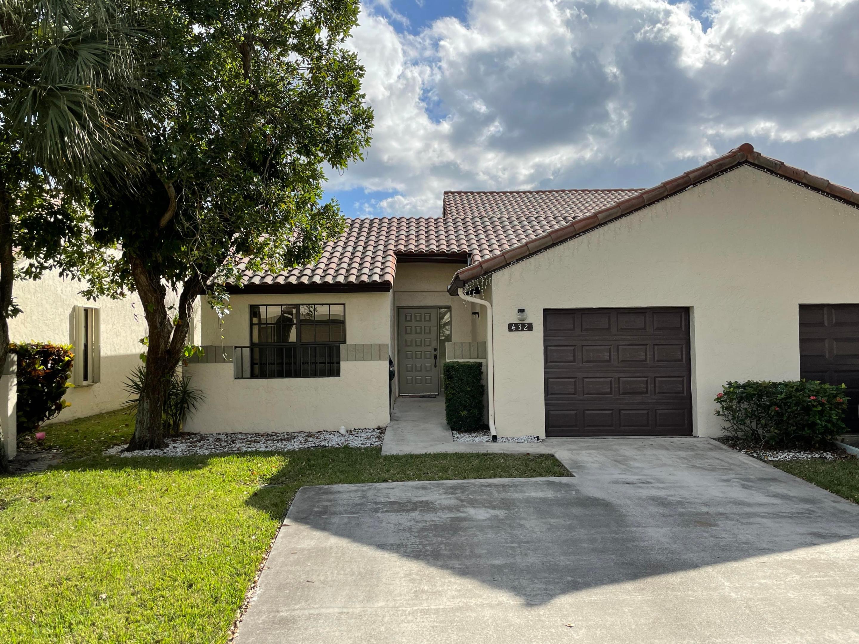 WINDWOOD UNIT I - Residential Lease
