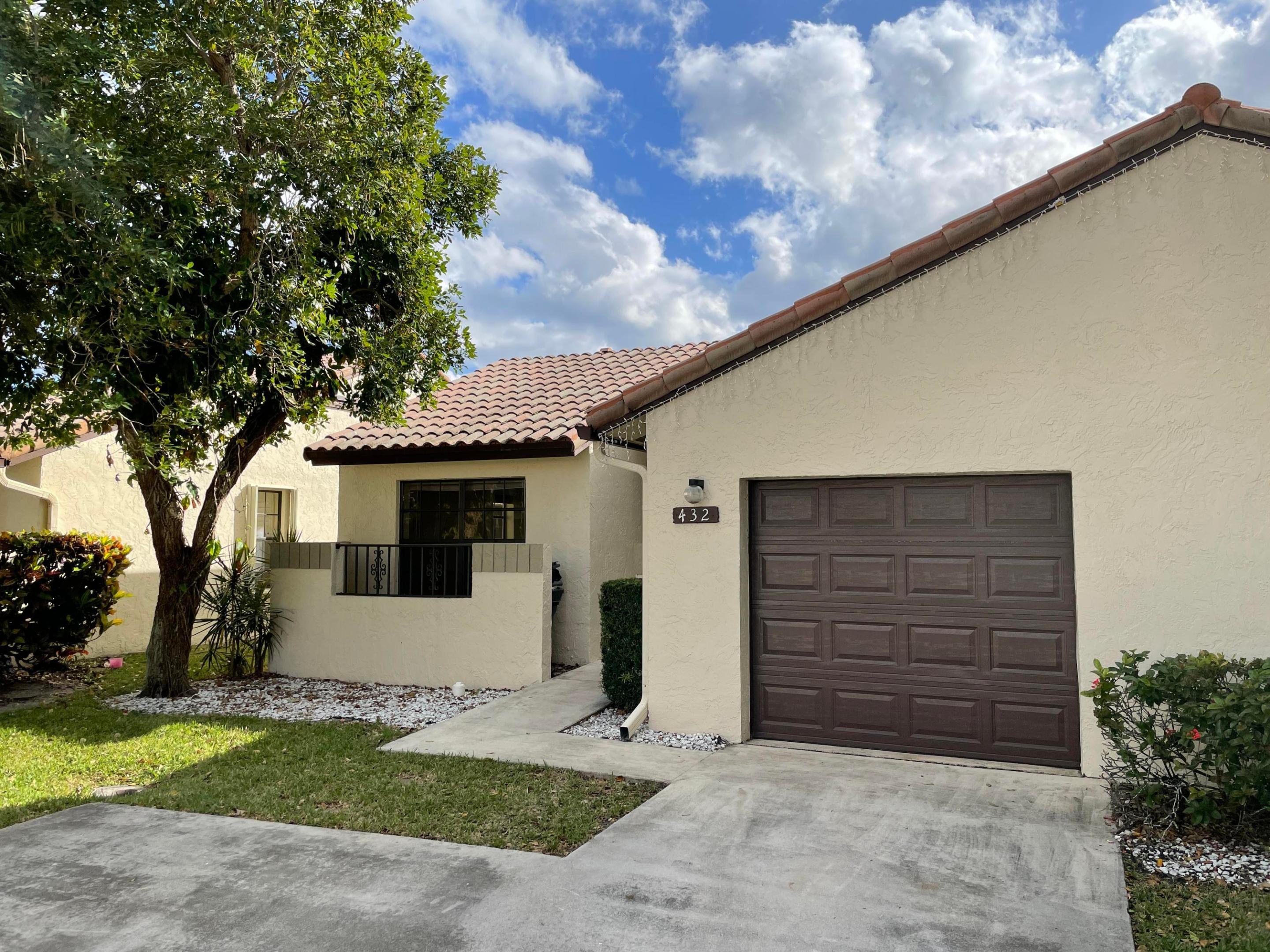 WINDWOOD UNIT I - Residential Lease