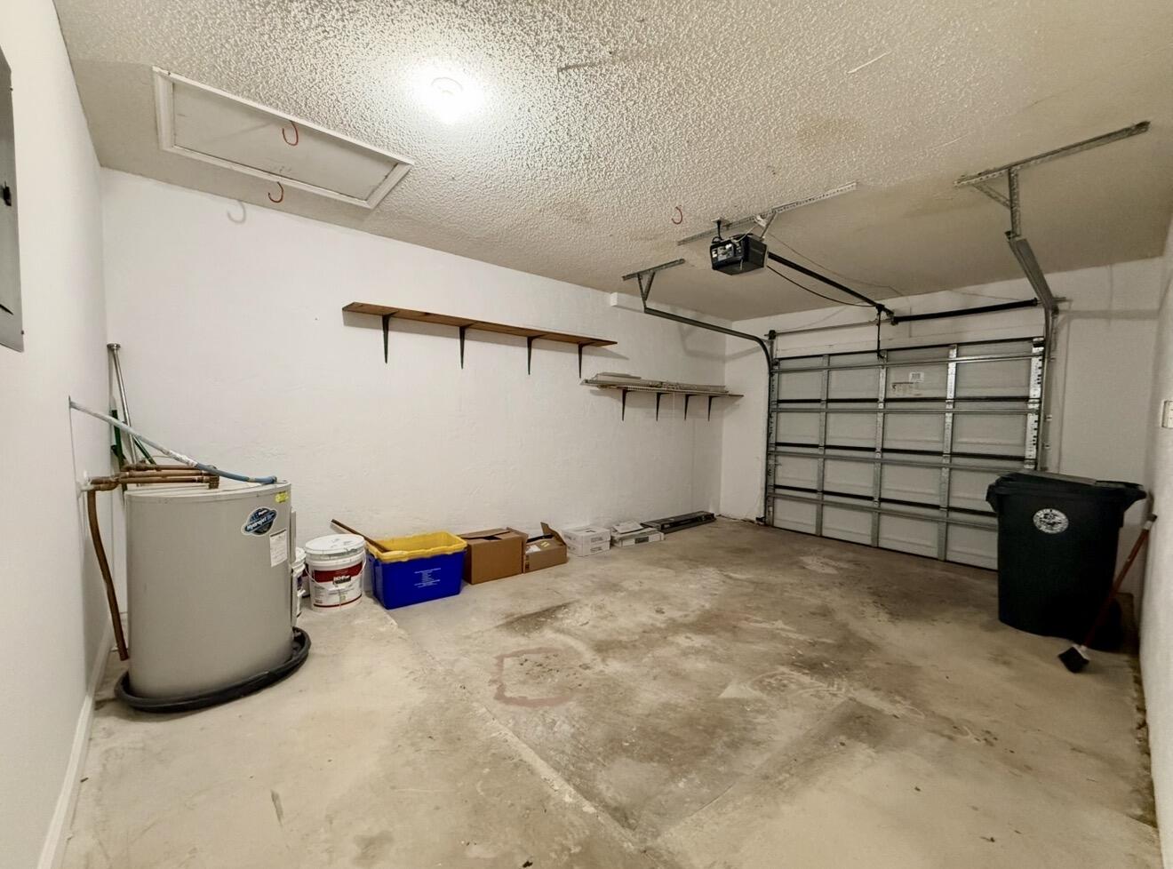 WINDWOOD UNIT I - Residential Lease