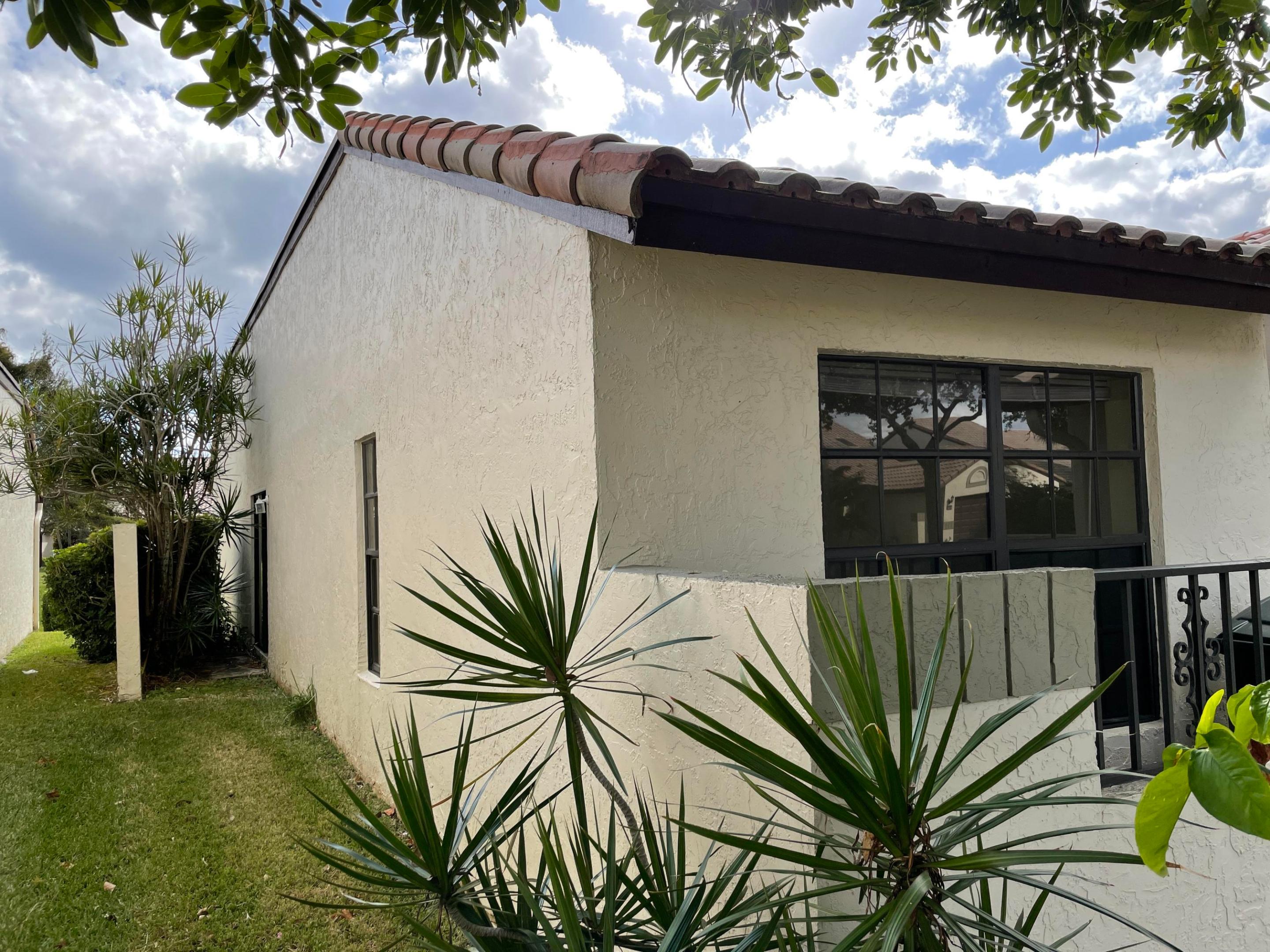 WINDWOOD UNIT I - Residential Lease