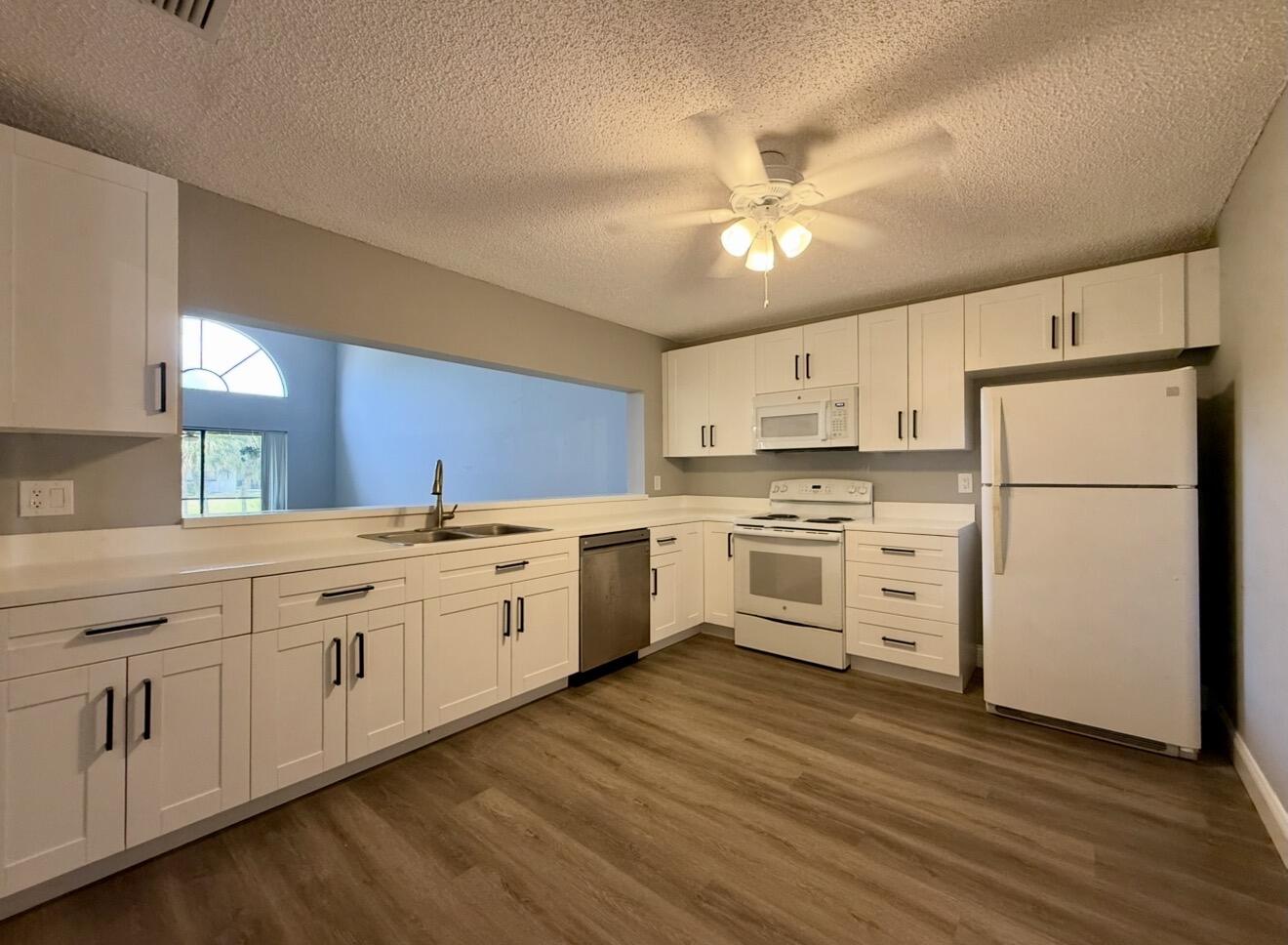 WINDWOOD UNIT I - Residential Lease