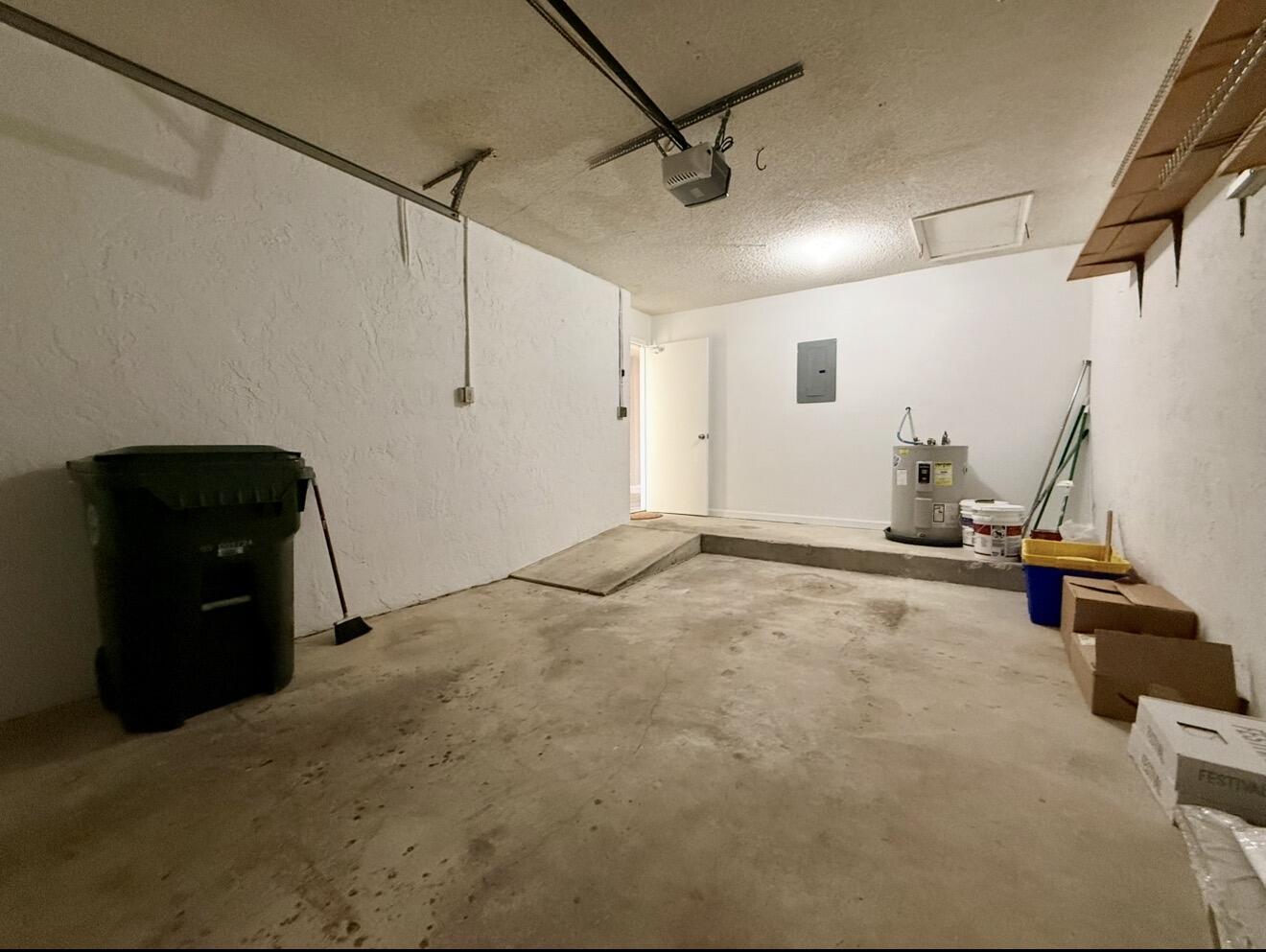 WINDWOOD UNIT I - Residential Lease