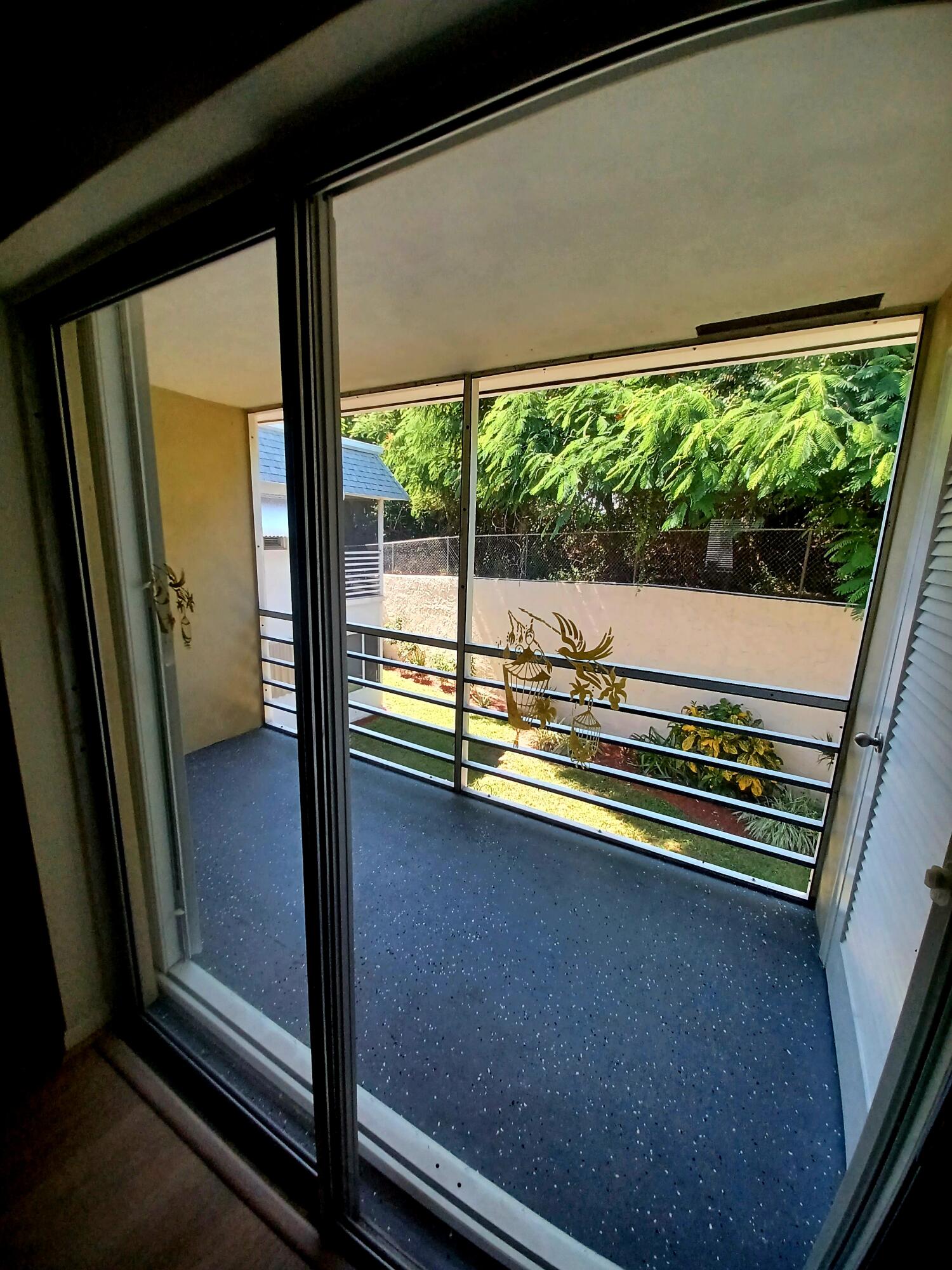 MURRY HILLS APT BLDG COND - Residential