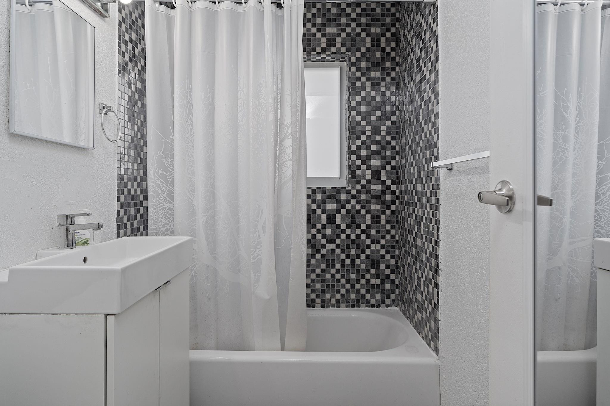 Galt Ocean Mile 34-16 B - Residential Lease