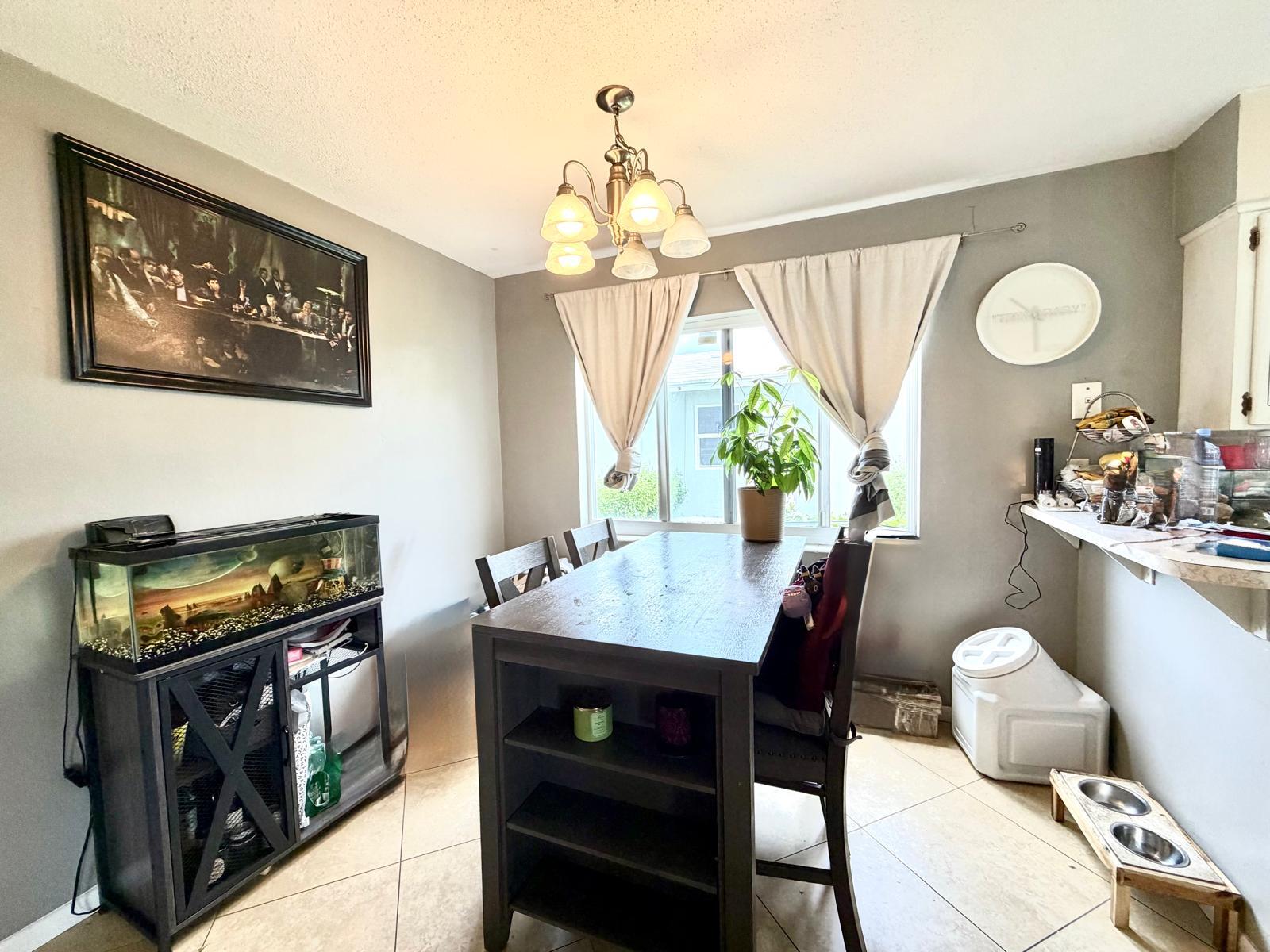 CORAL KEY VILLAS 5TH SEC - Residential Lease