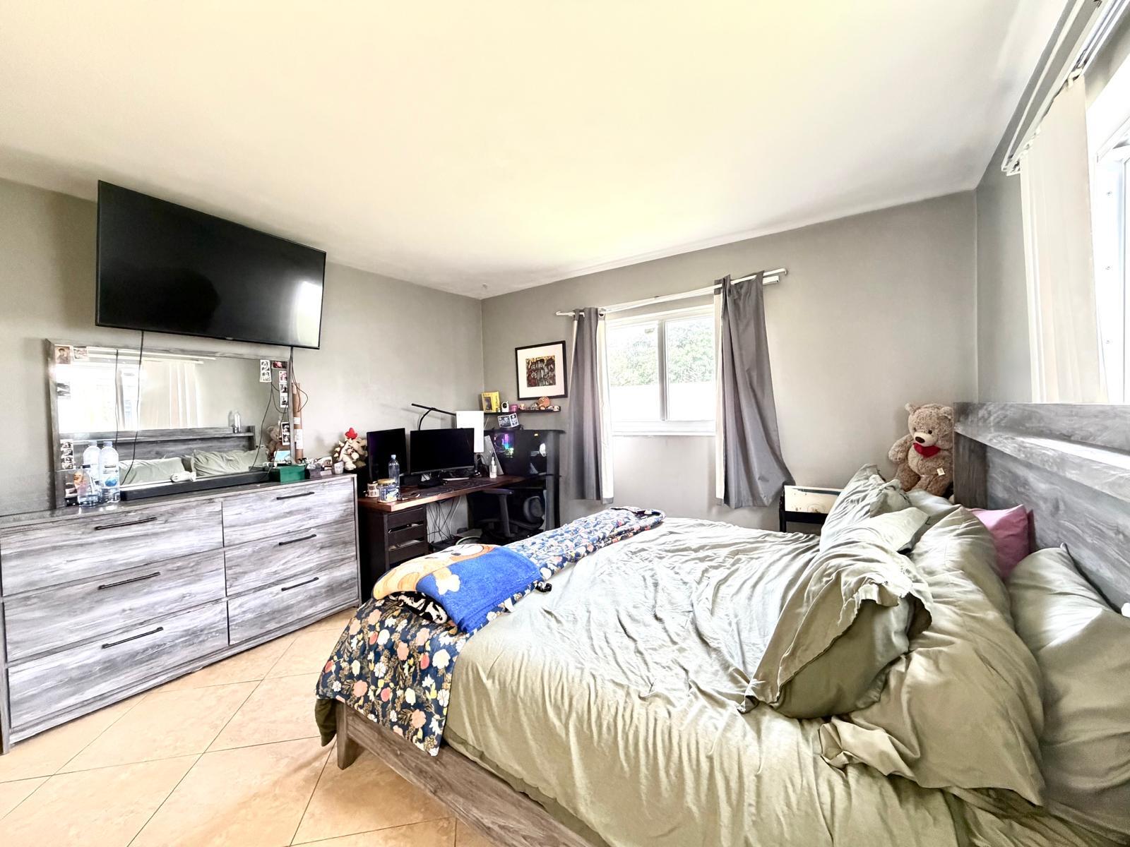 CORAL KEY VILLAS 5TH SEC - Residential Lease