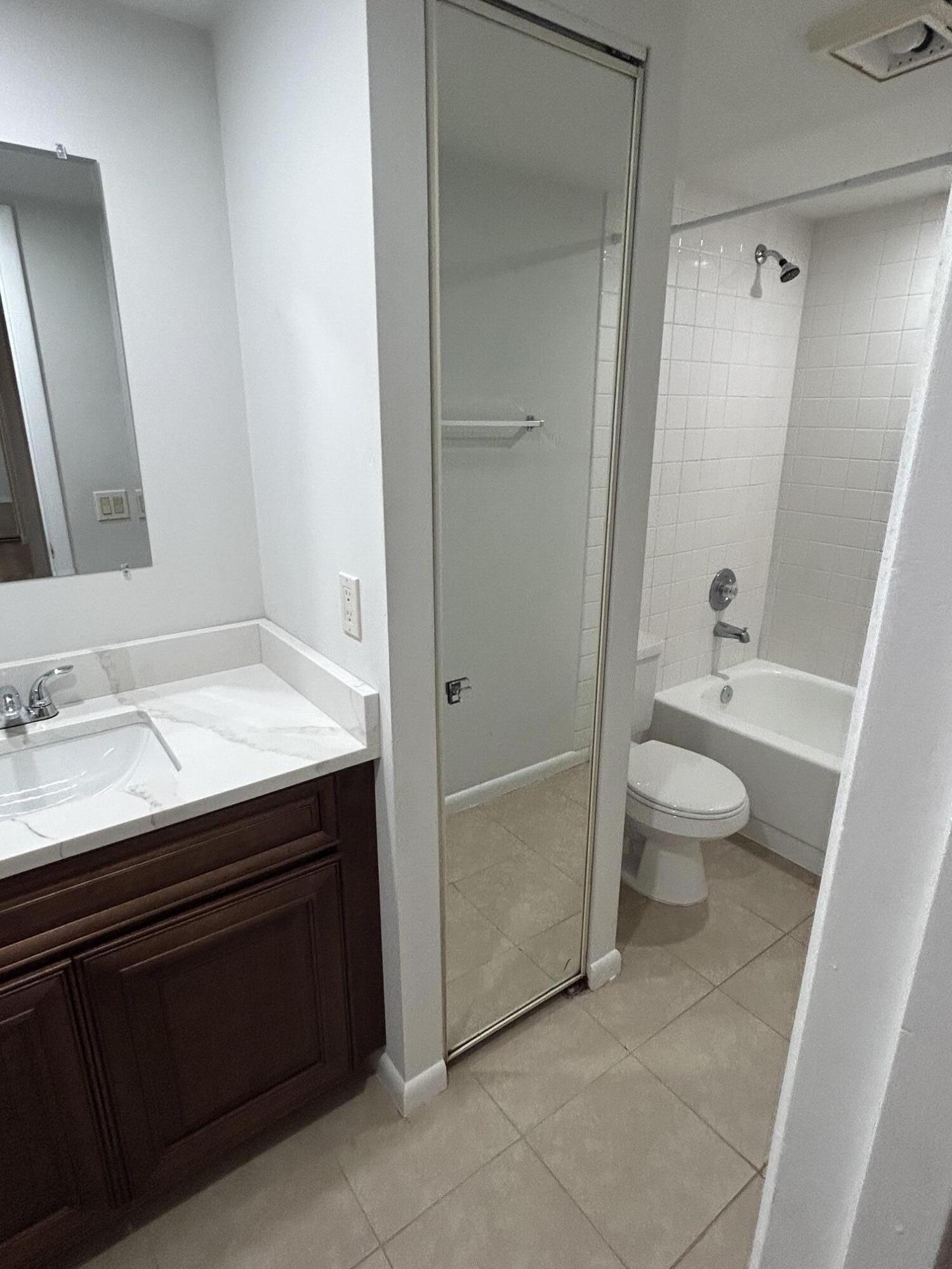VILLAGE OF SANDALWOOD LAKES SOUTH - Residential