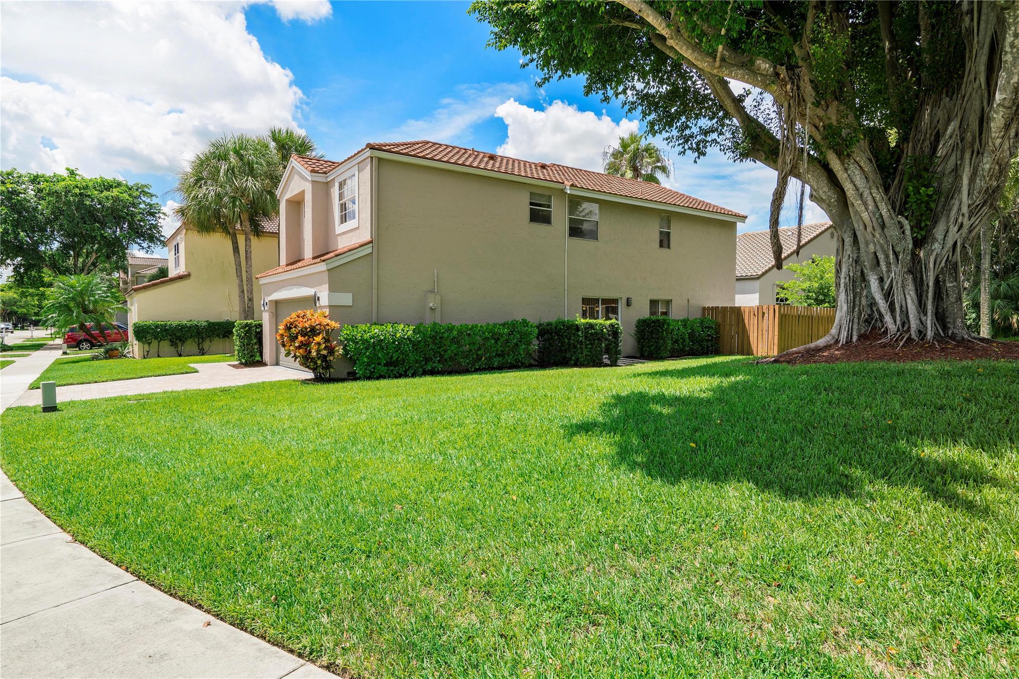 7701 NW 61st Ter