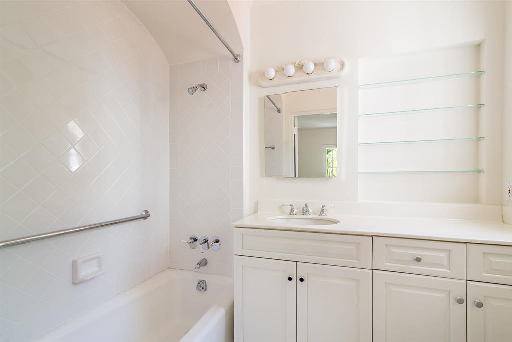 Tropic Isle - Residential