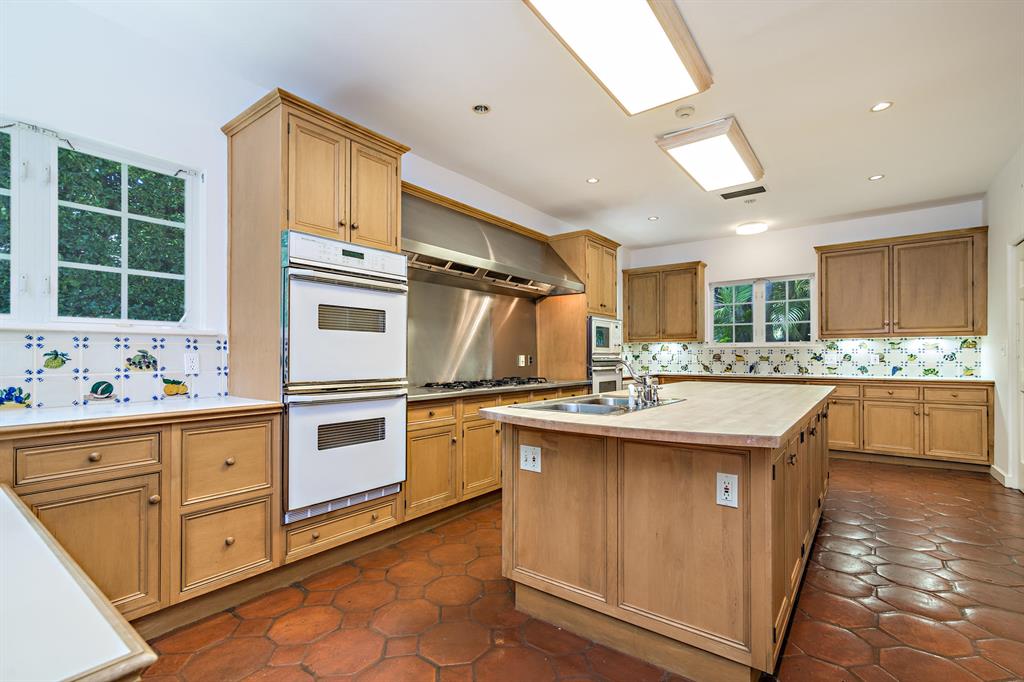 Tropic Isle - Residential