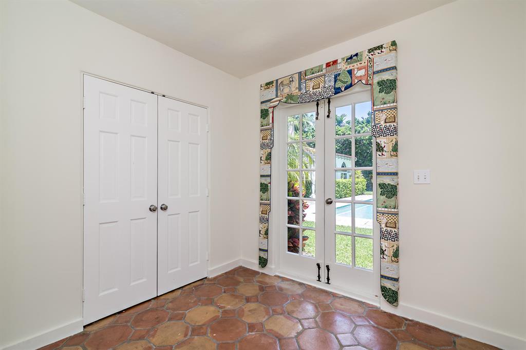 Tropic Isle - Residential