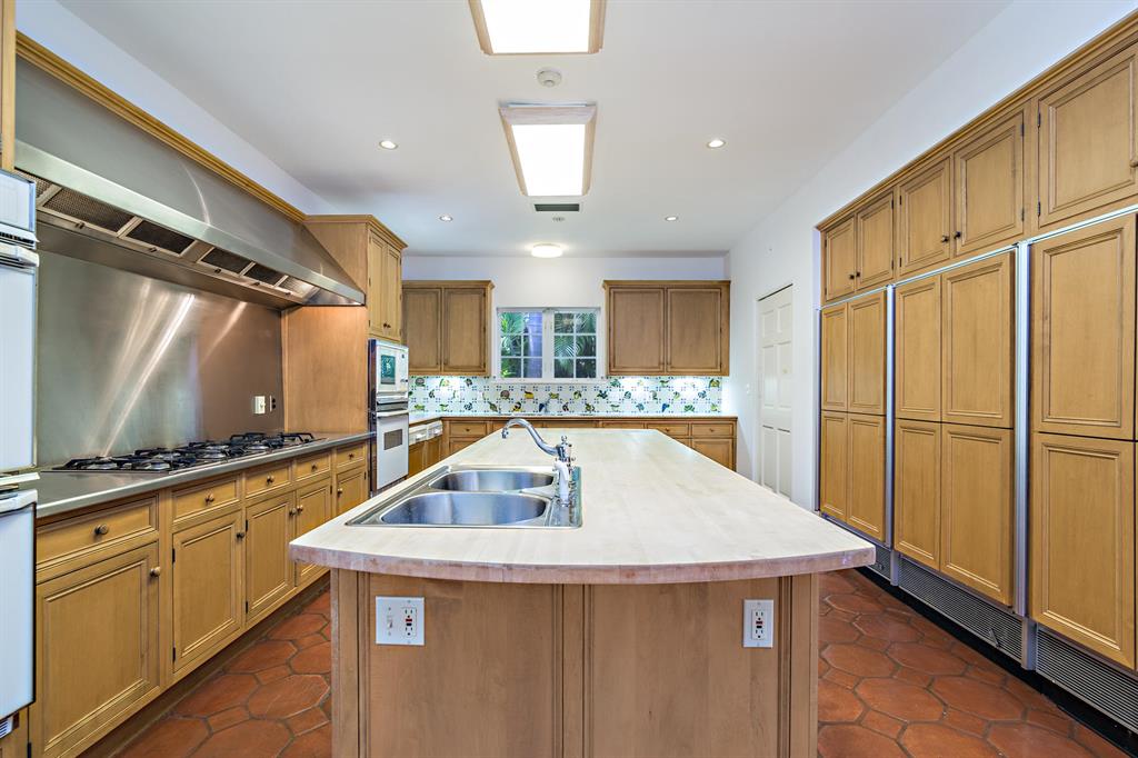 Tropic Isle - Residential