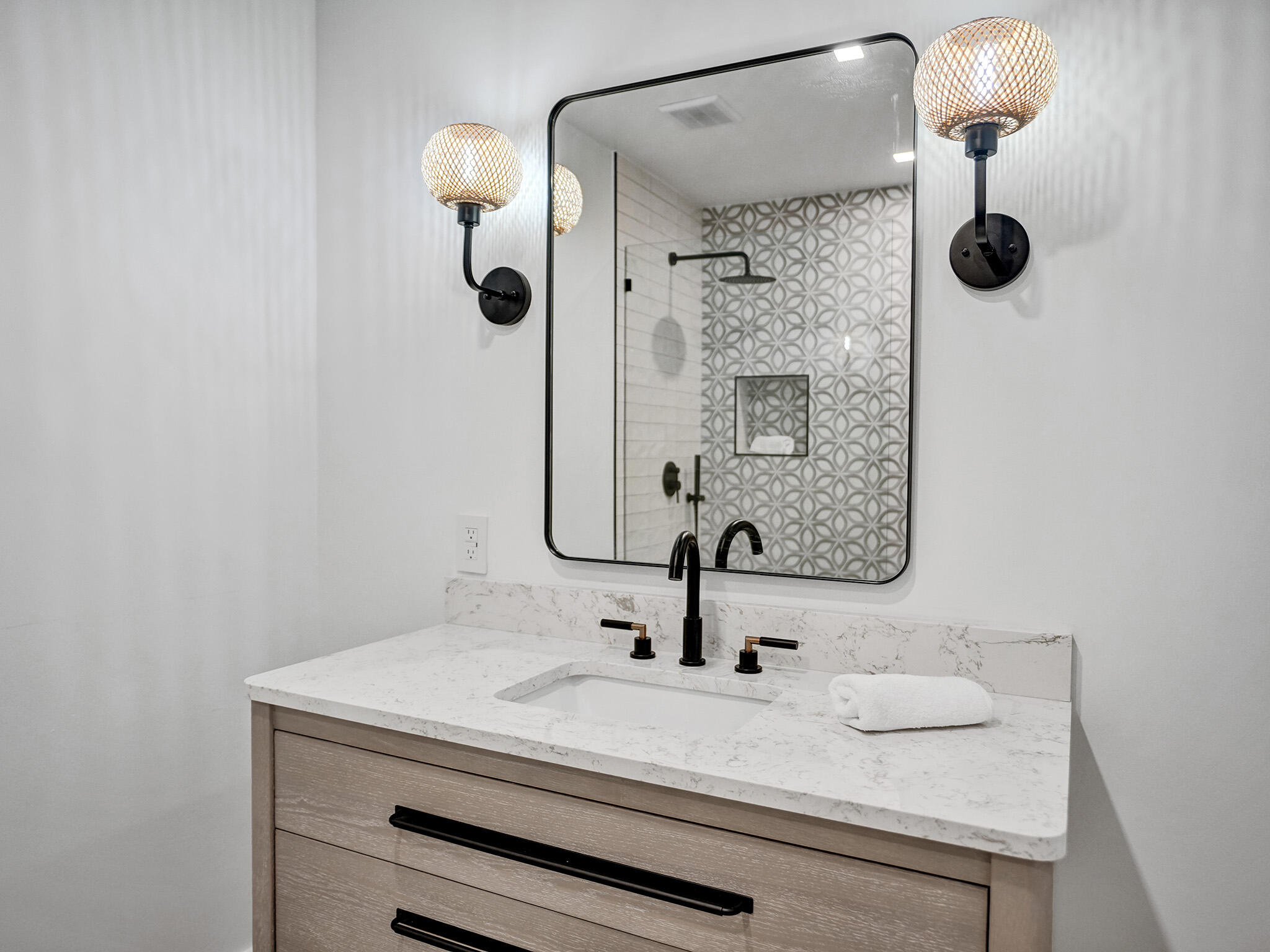 S/D OF 8-46-43 - Residential