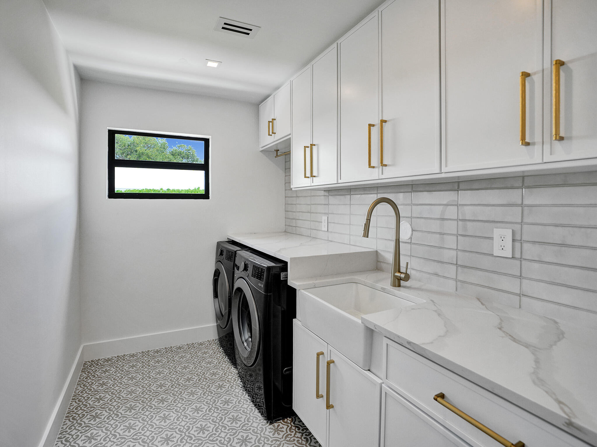 S/D OF 8-46-43 - Residential