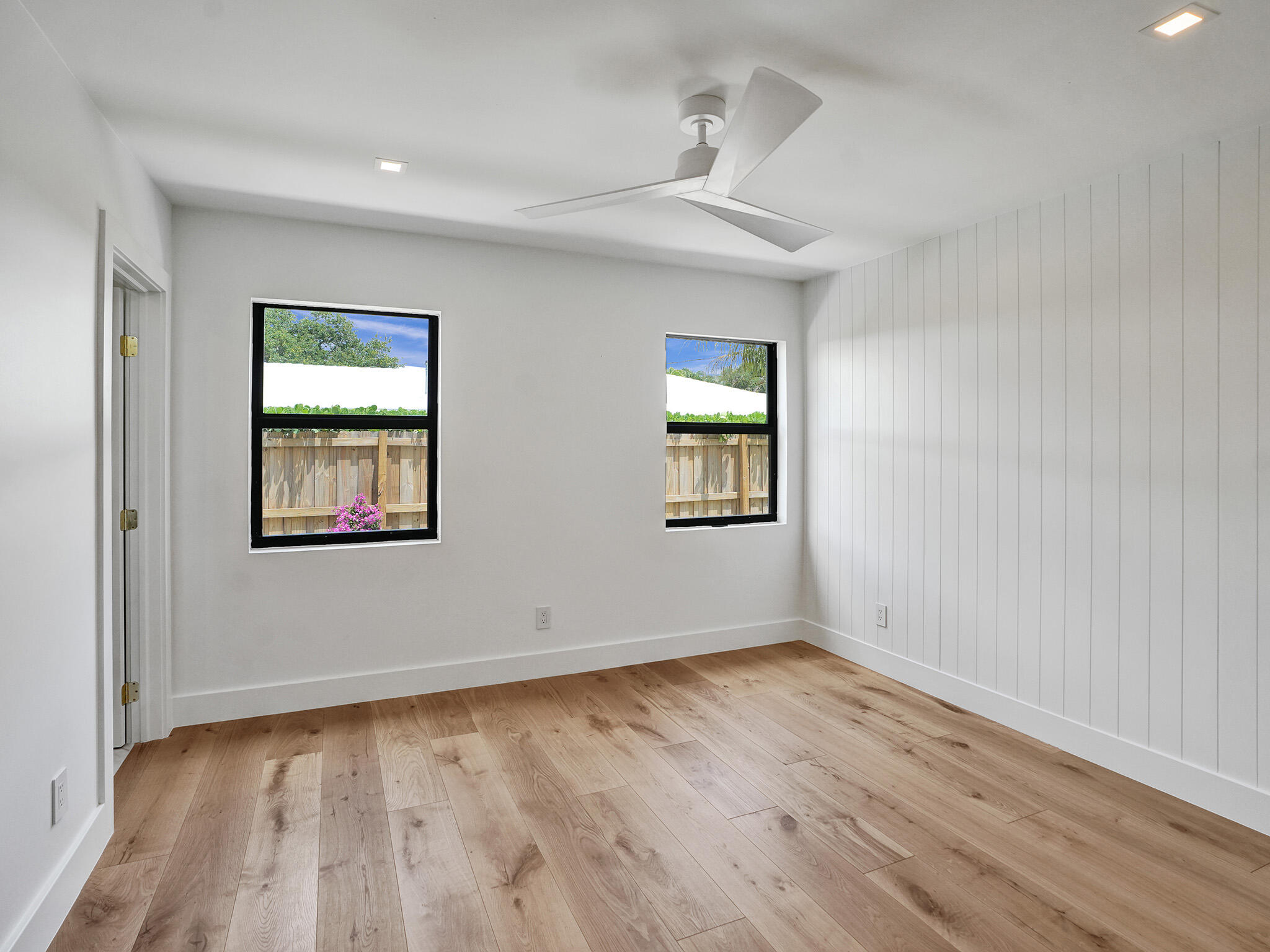 S/D OF 8-46-43 - Residential