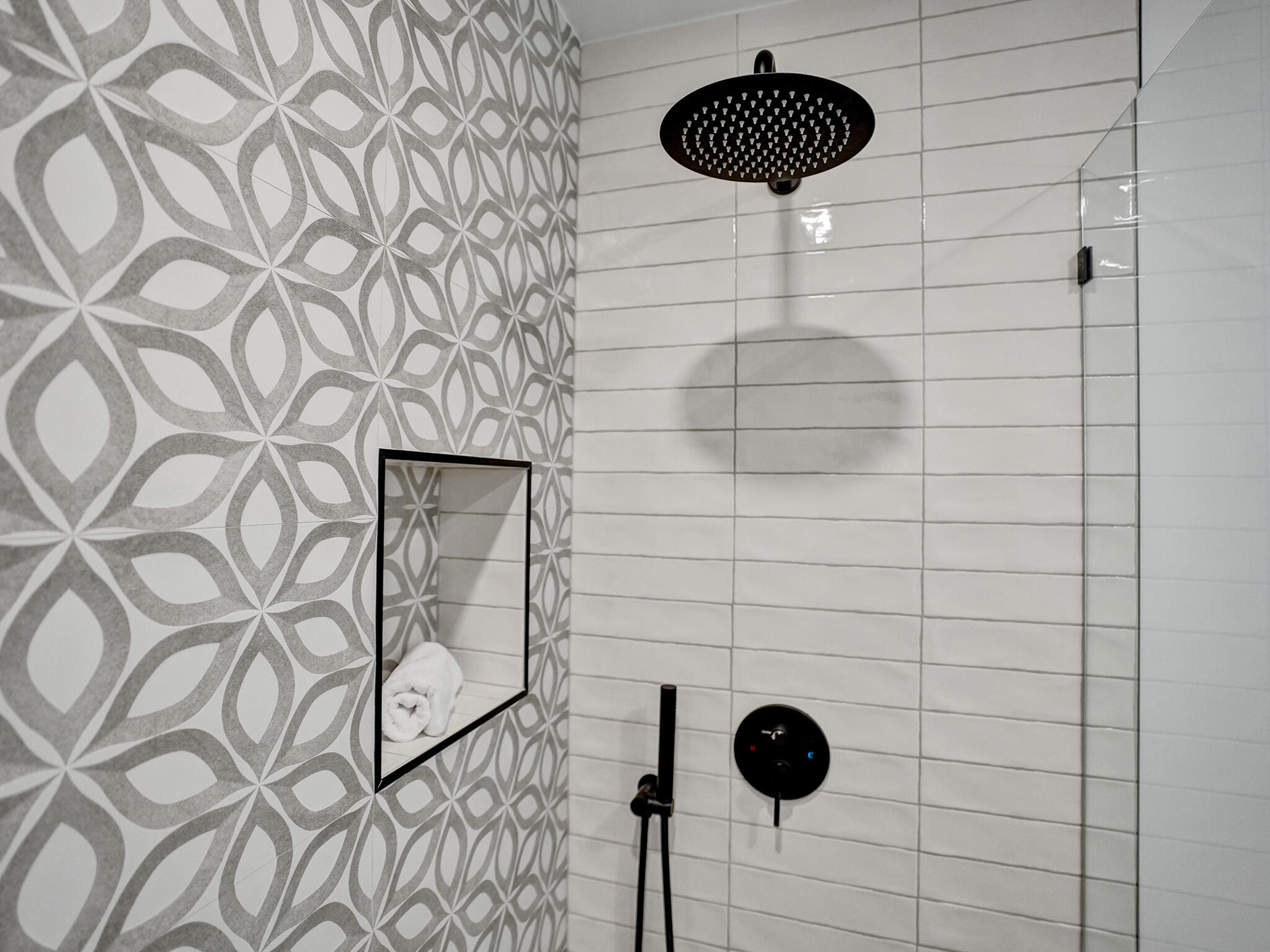 S/D OF 8-46-43 - Residential