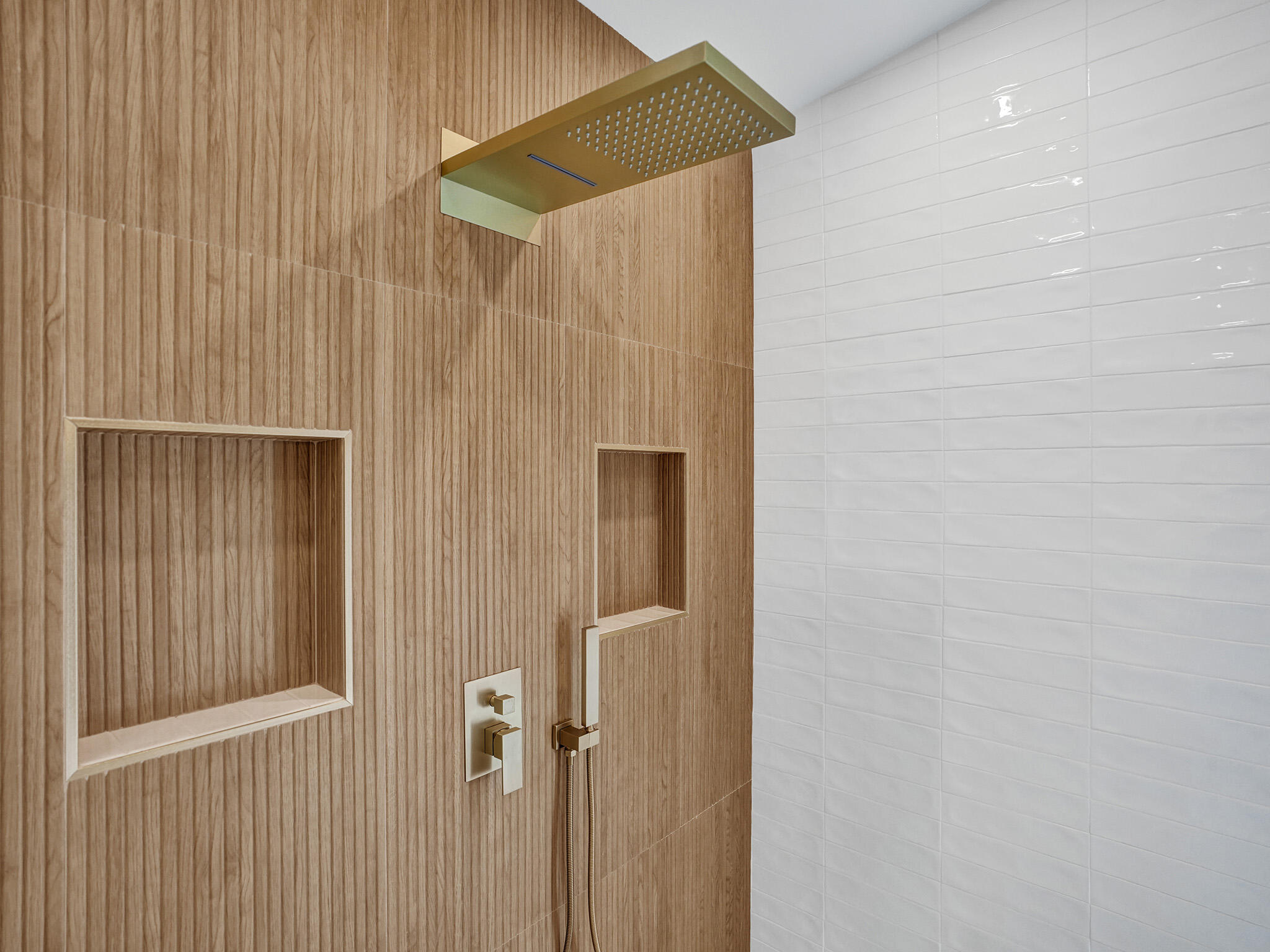 S/D OF 8-46-43 - Residential