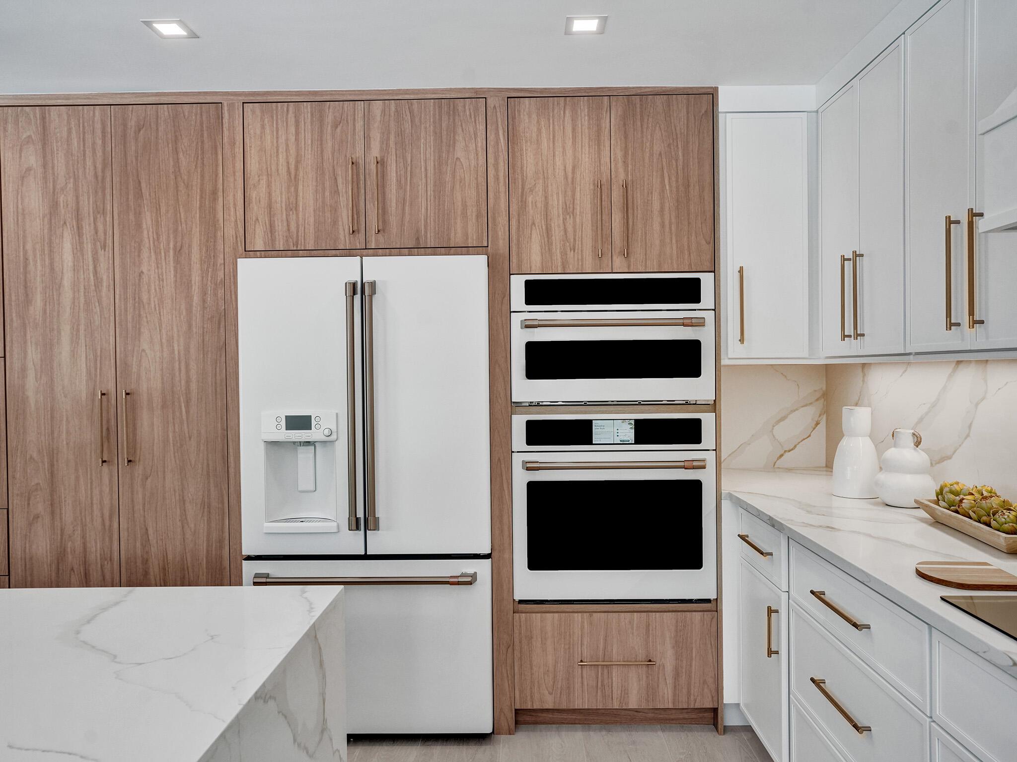 S/D OF 8-46-43 - Residential