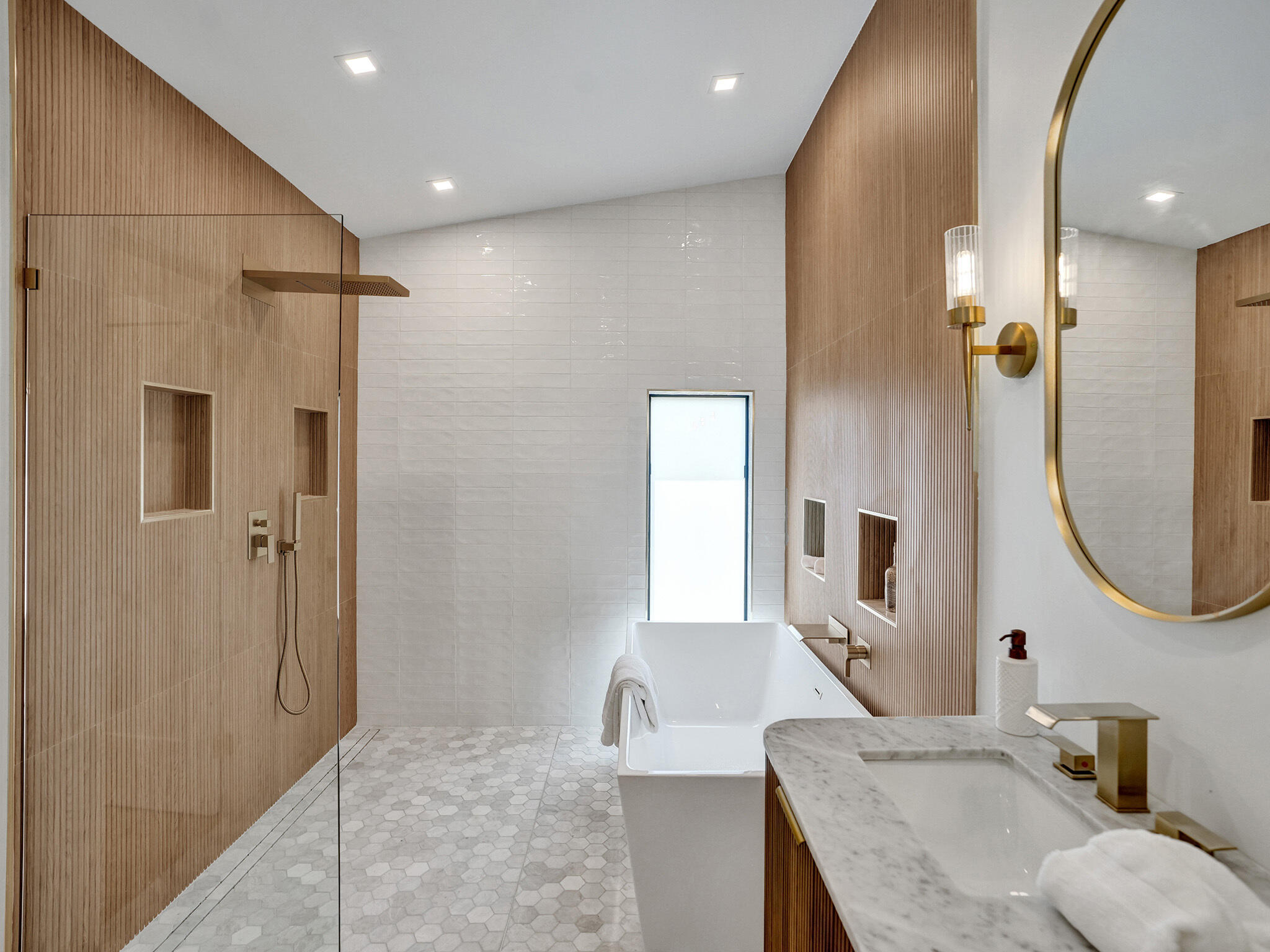 S/D OF 8-46-43 - Residential