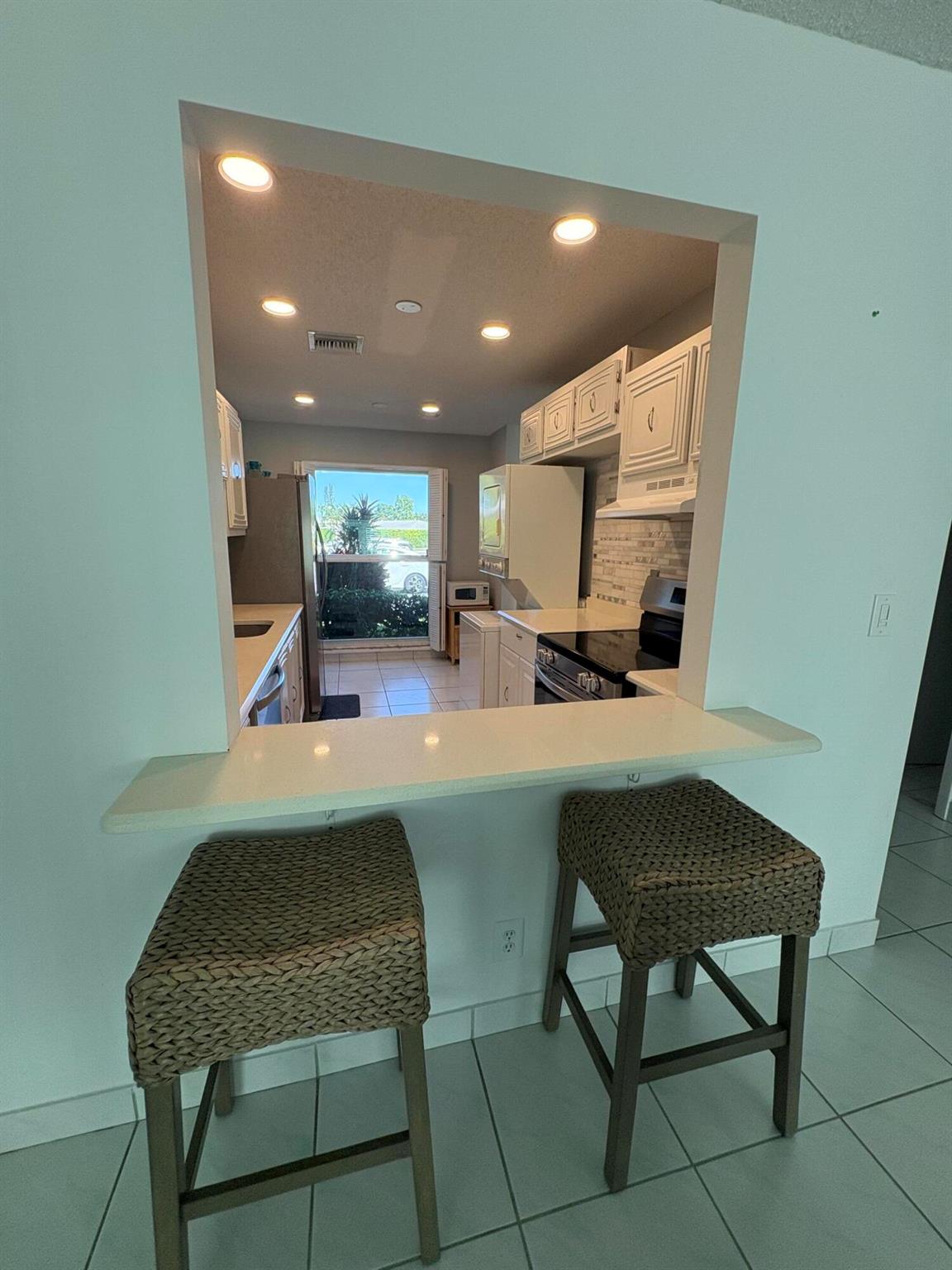 View photos, virtual tours, details... 13782 Via Flora C