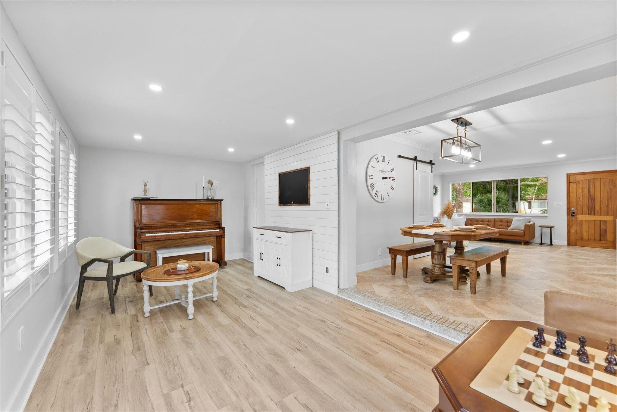 Country Club Village Sec - Residential Lease