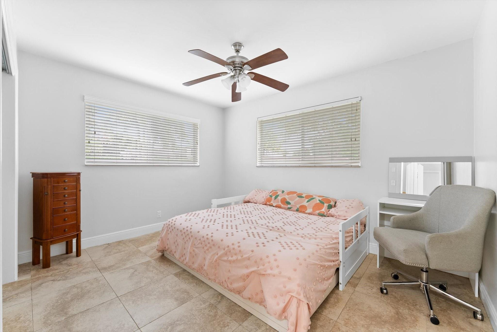 Country Club Village Sec - Residential Lease