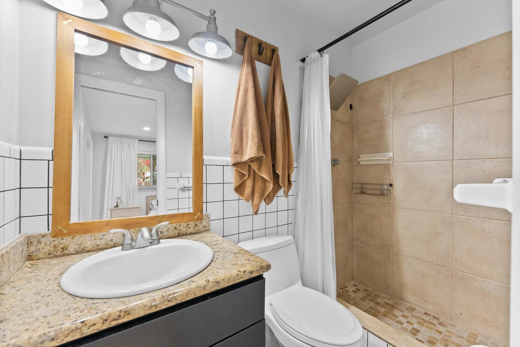 Country Club Village Sec - Residential Lease