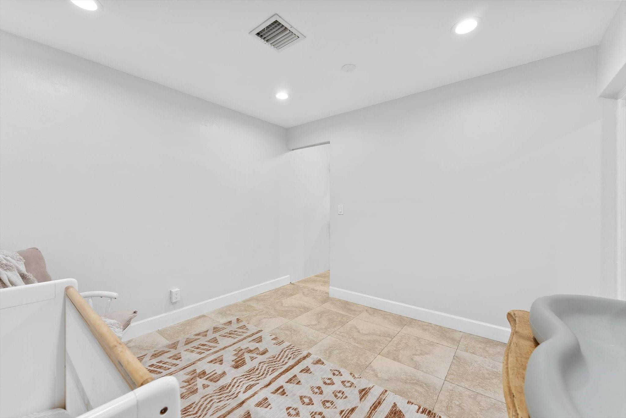 Country Club Village Sec - Residential Lease