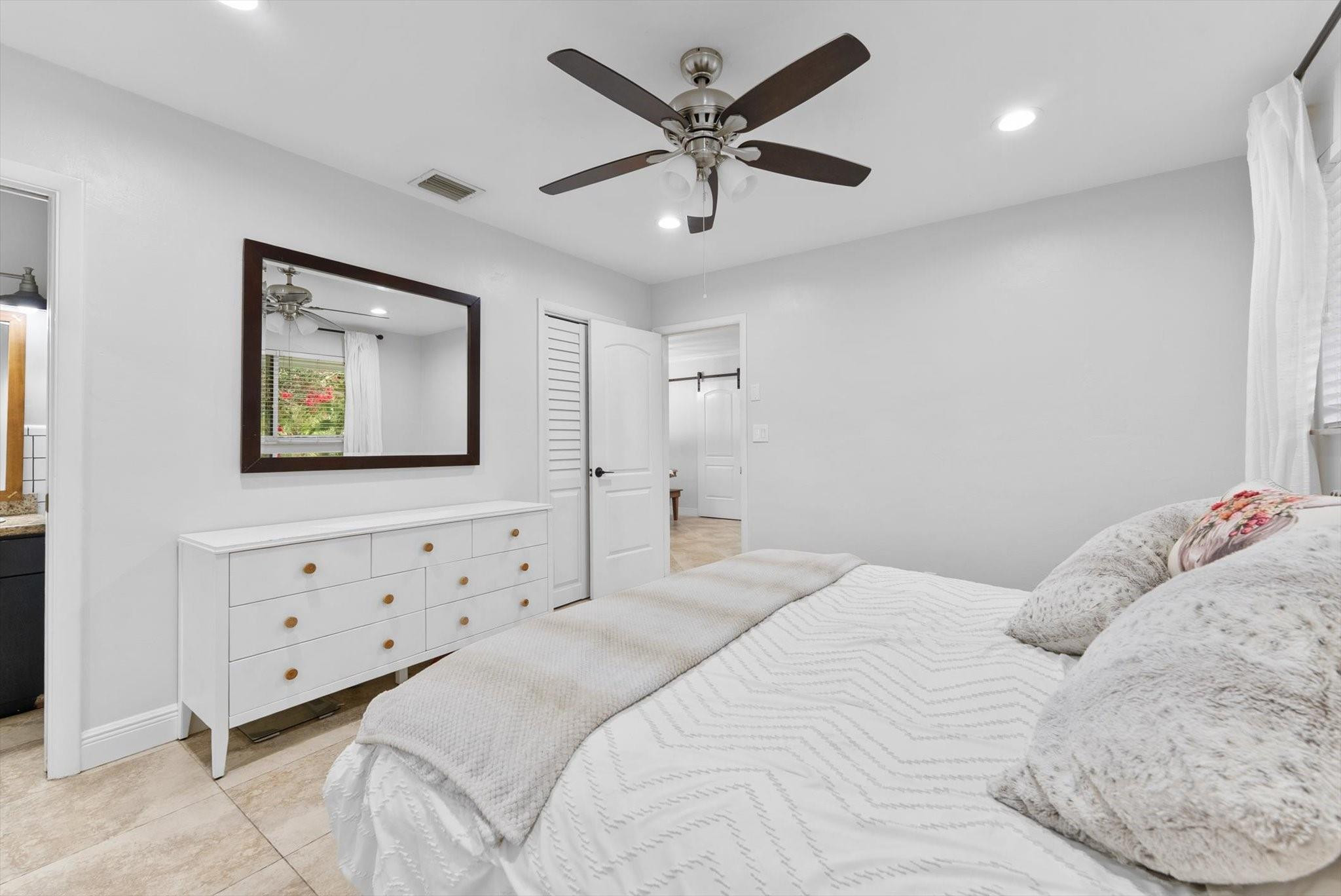 Country Club Village Sec - Residential Lease