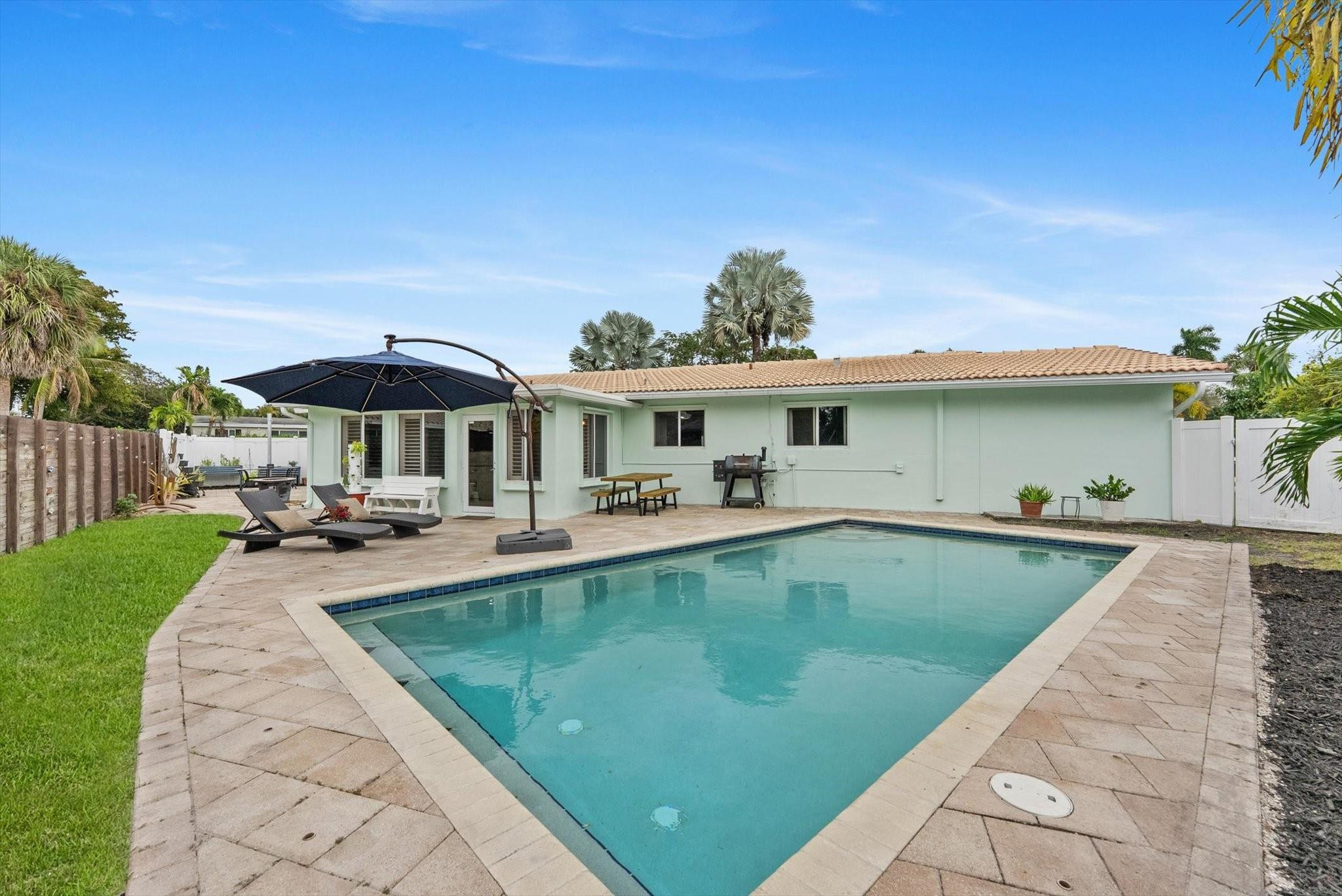 Country Club Village Sec - Residential Lease