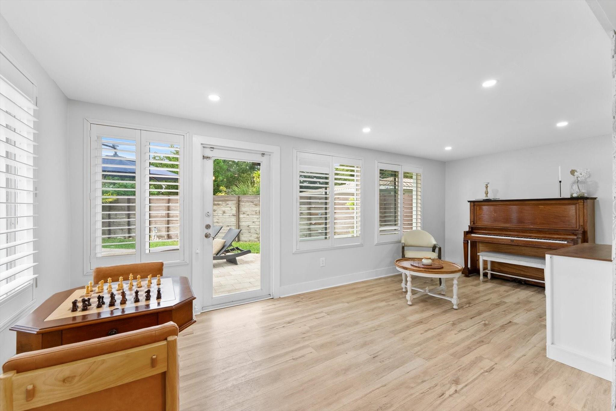 Country Club Village Sec - Residential Lease