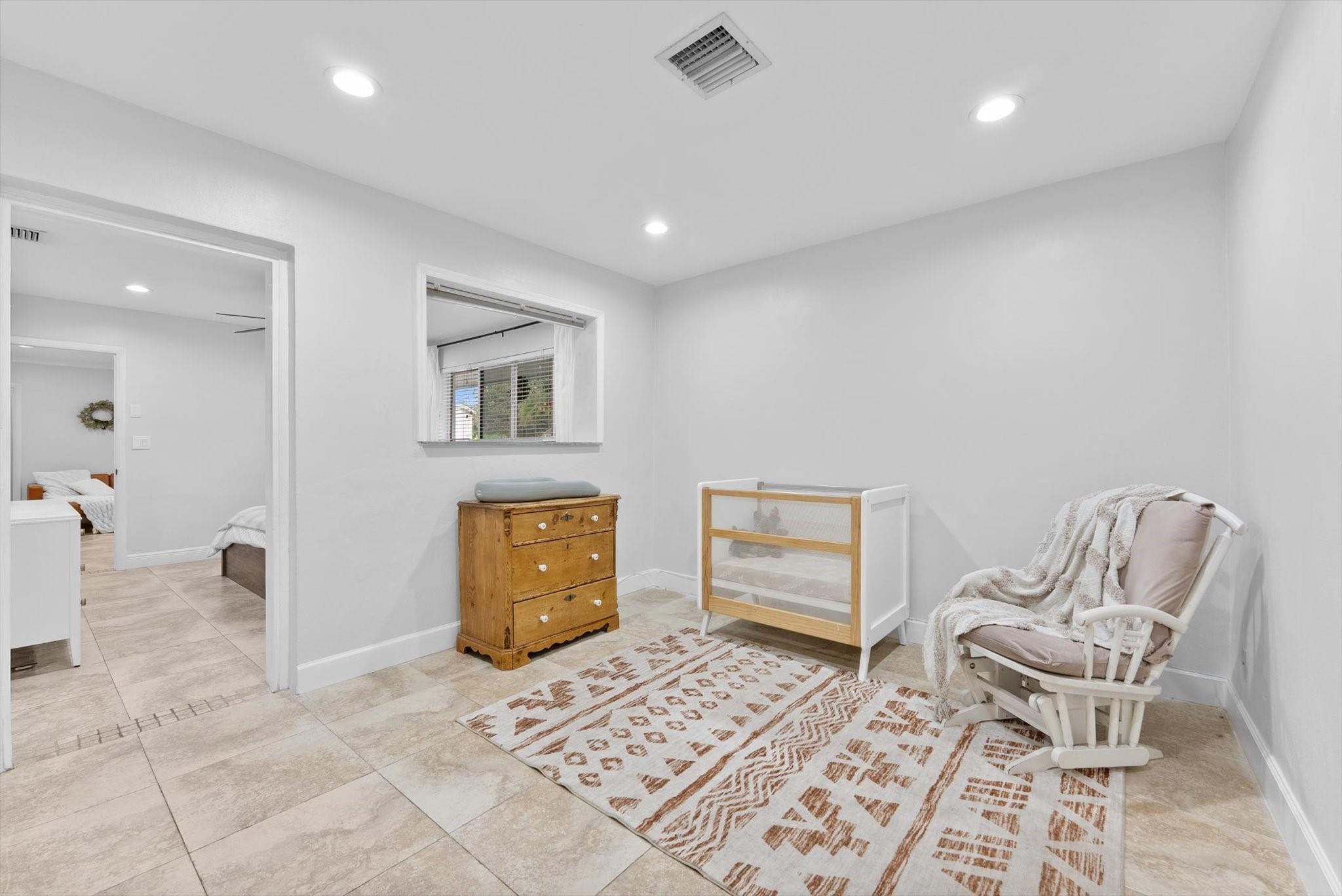 Country Club Village Sec - Residential Lease