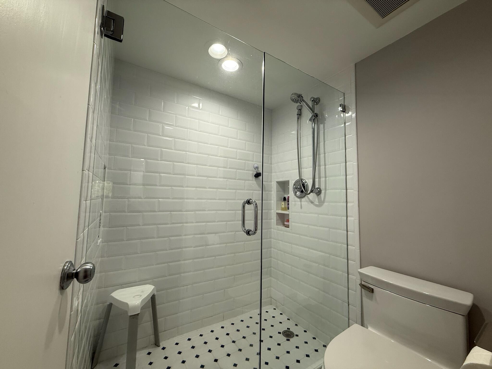 ROYALE HARBOUR CONDO OR 2092P693 VILL - Residential Lease