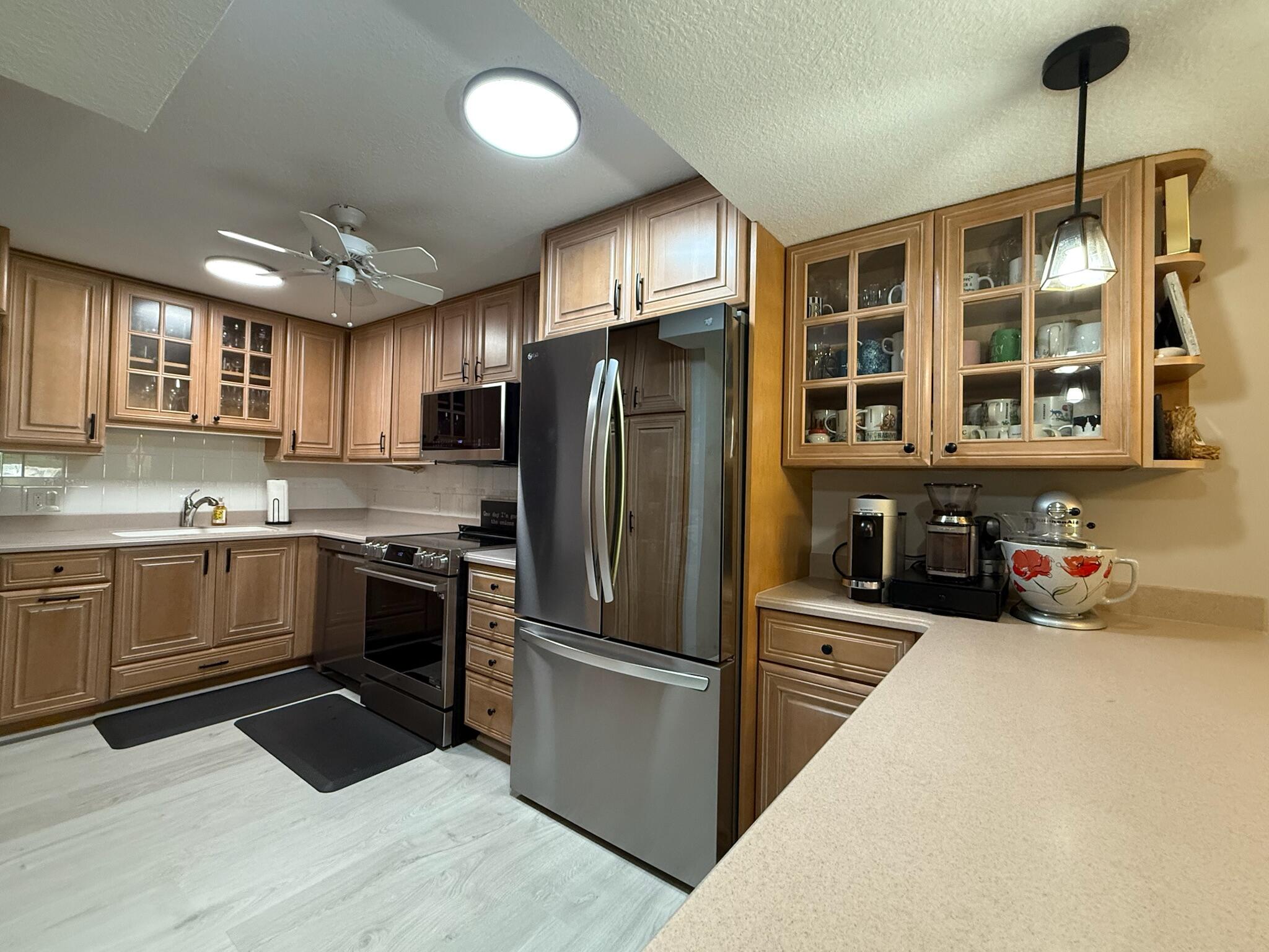 ROYALE HARBOUR CONDO OR 2092P693 VILL - Residential Lease