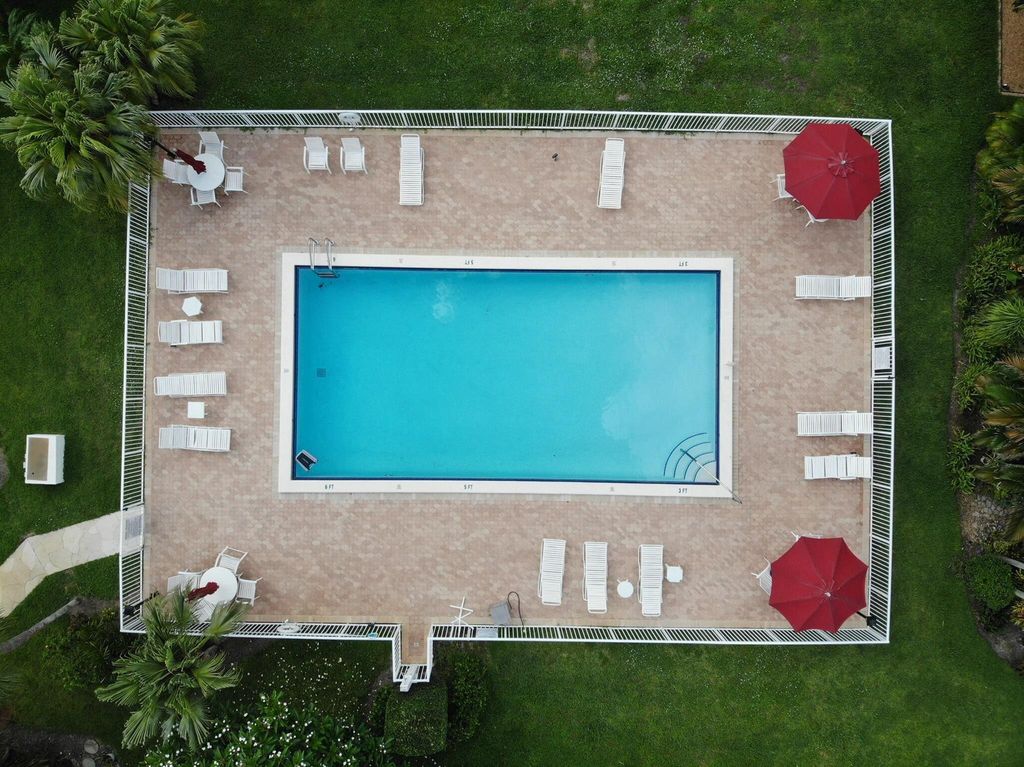 Photo of 386 Golfview Road #F, North Palm Beach, FL 33408 (MLS # R11123121)