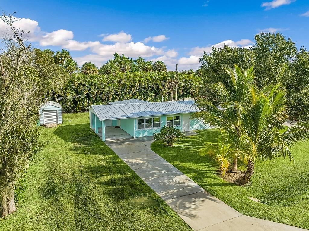 Photo of 910 Coral Street, Fort Pierce, FL 34982 (MLS # R10925686)