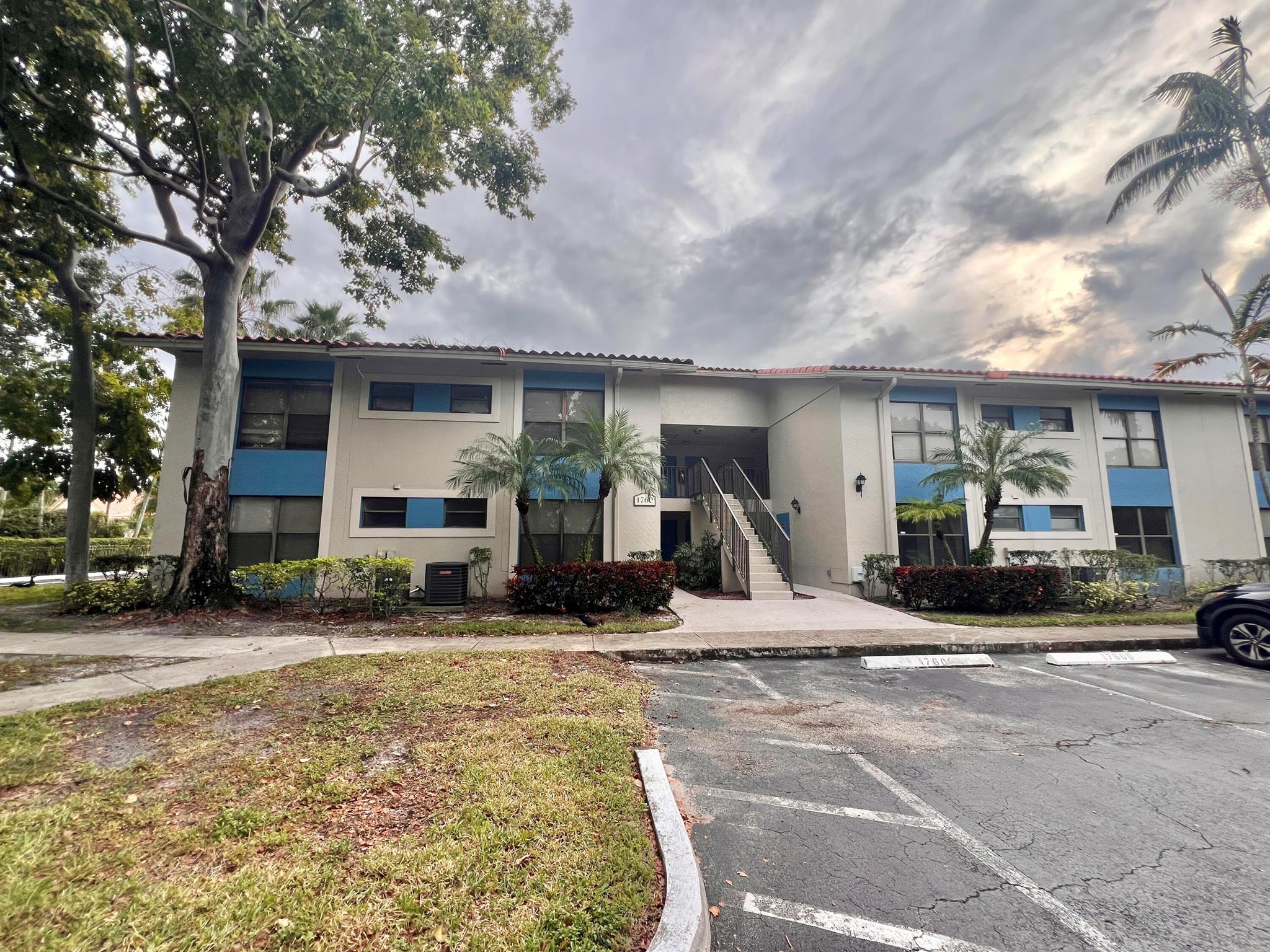 PALM BEACH PLACE CONDO - Residential Lease