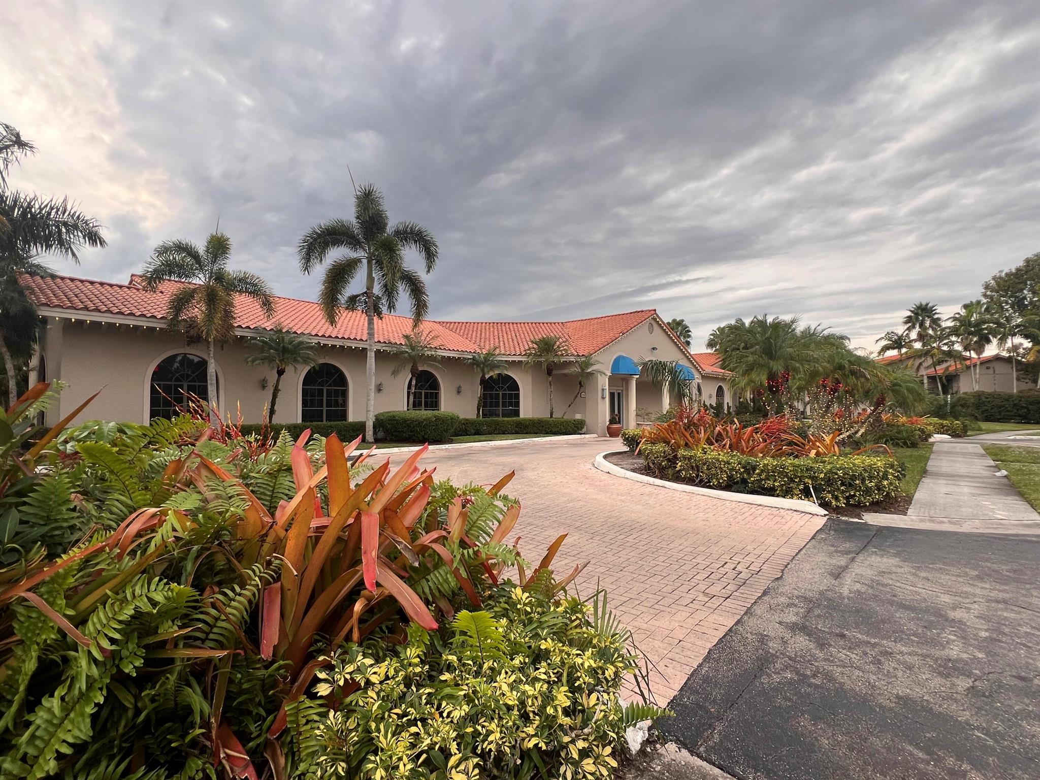 PALM BEACH PLACE CONDO - Residential Lease