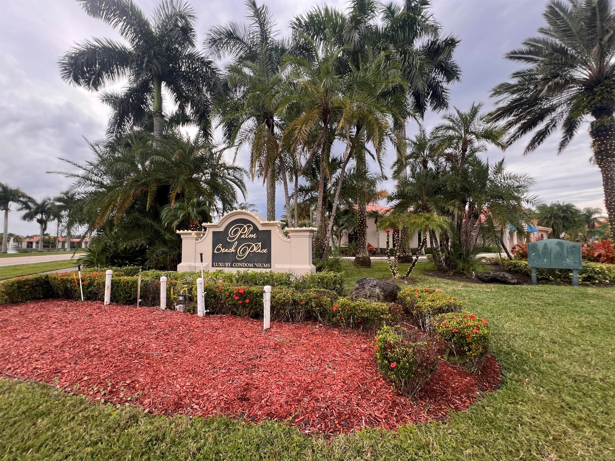 PALM BEACH PLACE CONDO - Residential Lease