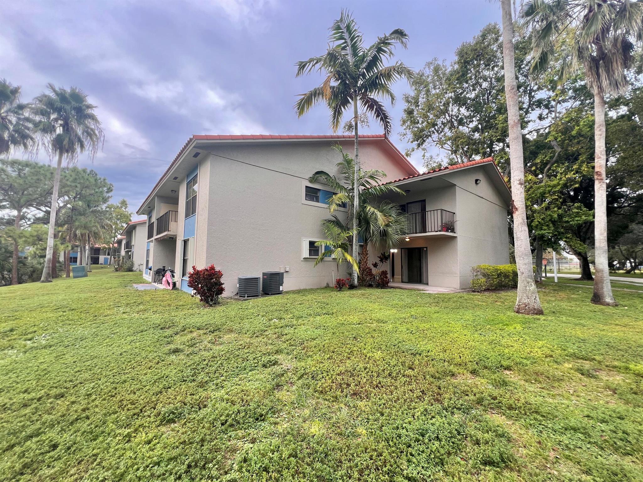 PALM BEACH PLACE CONDO - Residential Lease