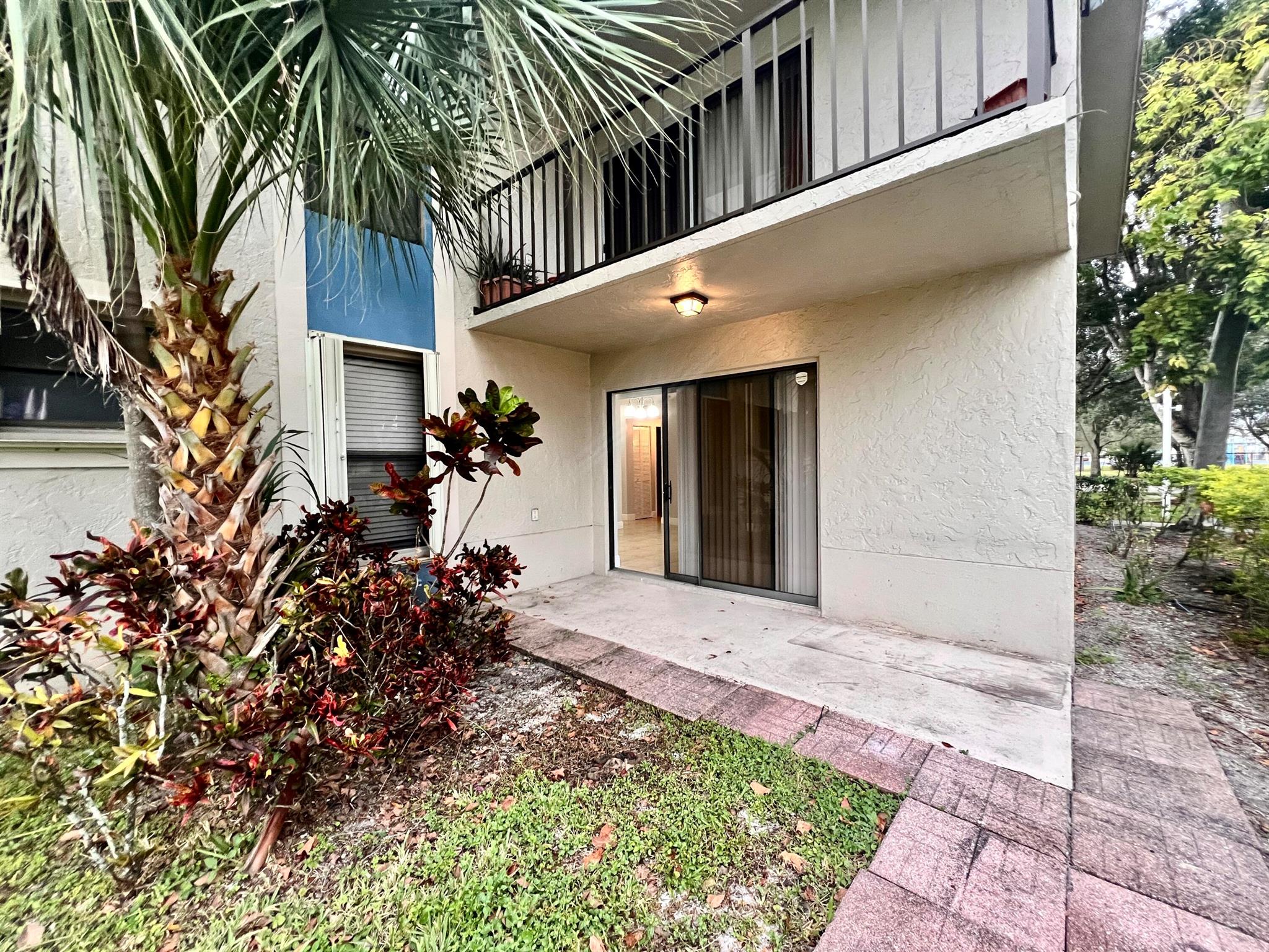 PALM BEACH PLACE CONDO - Residential Lease